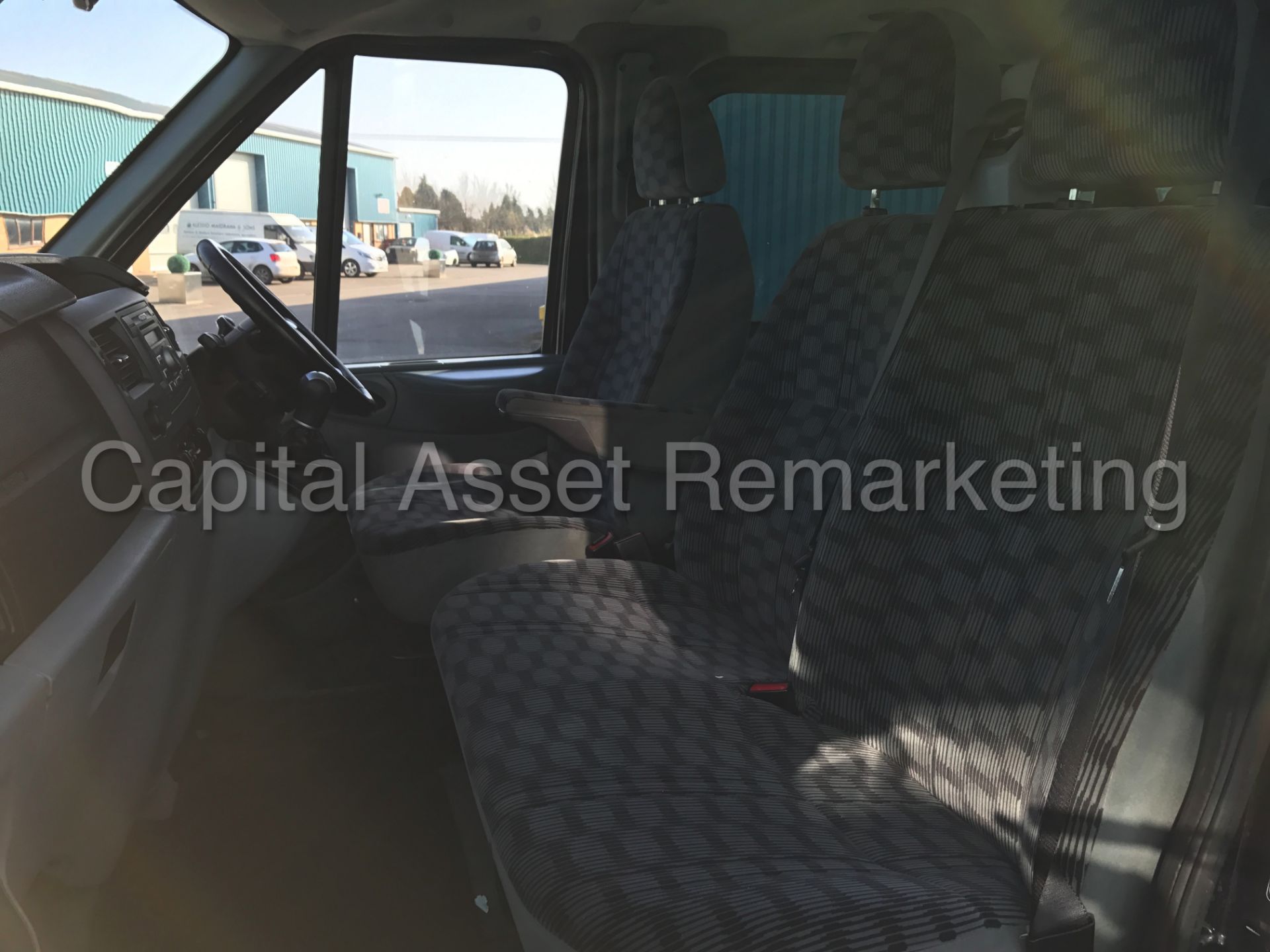 FORD TRANSIT TOURNEO 'GLX EDITION' (2008) '2.2 TDCI - 9 SEATER BUS - AIR CON ' *HUGE SPEC* (NO VAT) - Image 18 of 32