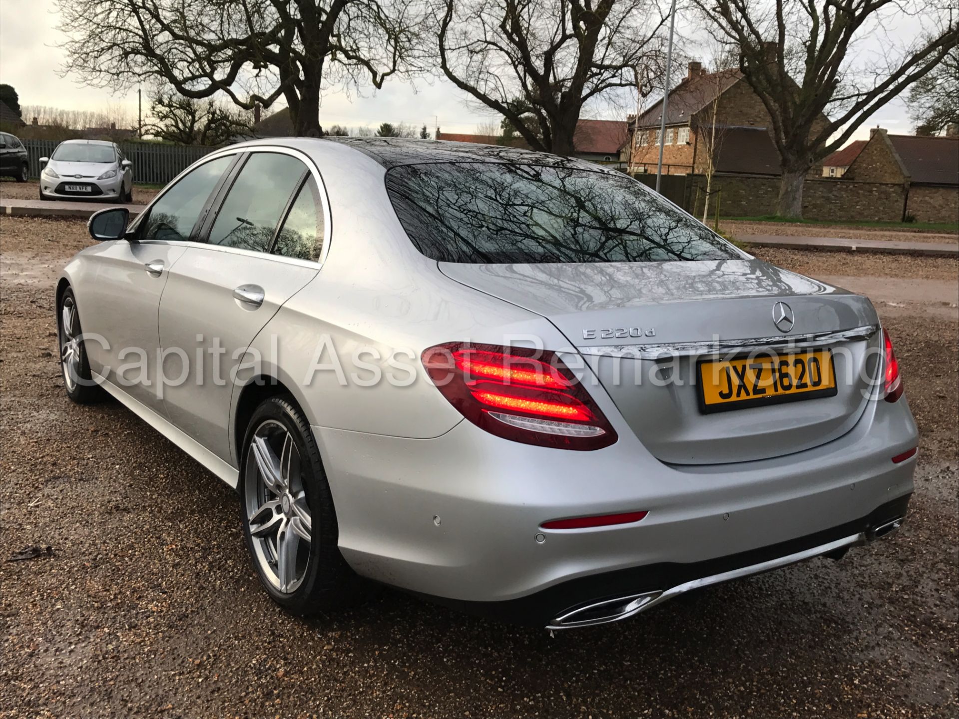 MERCEDES-BENZ E220d 'AMG Premium Plus' (2016) '9-G TRONIC - LEATHER - SAT NAV - PAN ROOF' *TOP SPEC* - Image 9 of 50