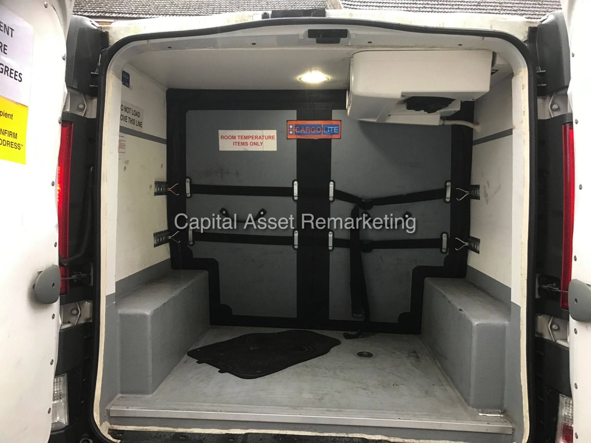 (ON SALE) VAUXHALL VIVARO 2.0CDTI (115) FRIDGE VAN - THERMO KING FRIDGE UNIT - (2013) MODEL -1 OWNER - Image 14 of 15