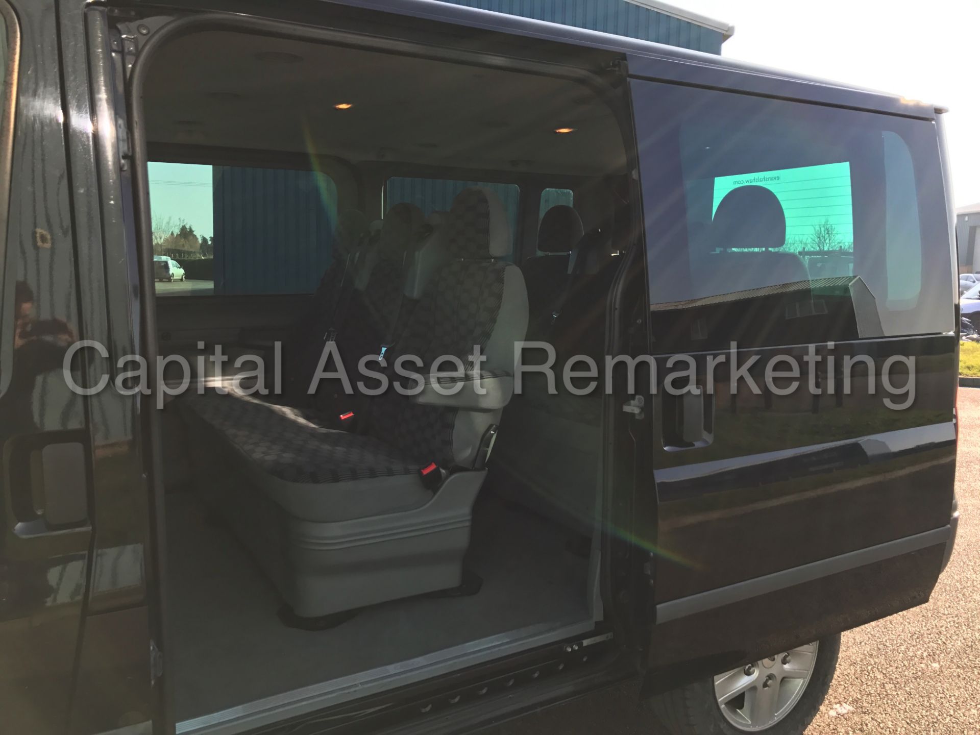 FORD TRANSIT TOURNEO 'GLX EDITION' (2008) '2.2 TDCI - 9 SEATER BUS - AIR CON ' *HUGE SPEC* (NO VAT) - Image 23 of 32