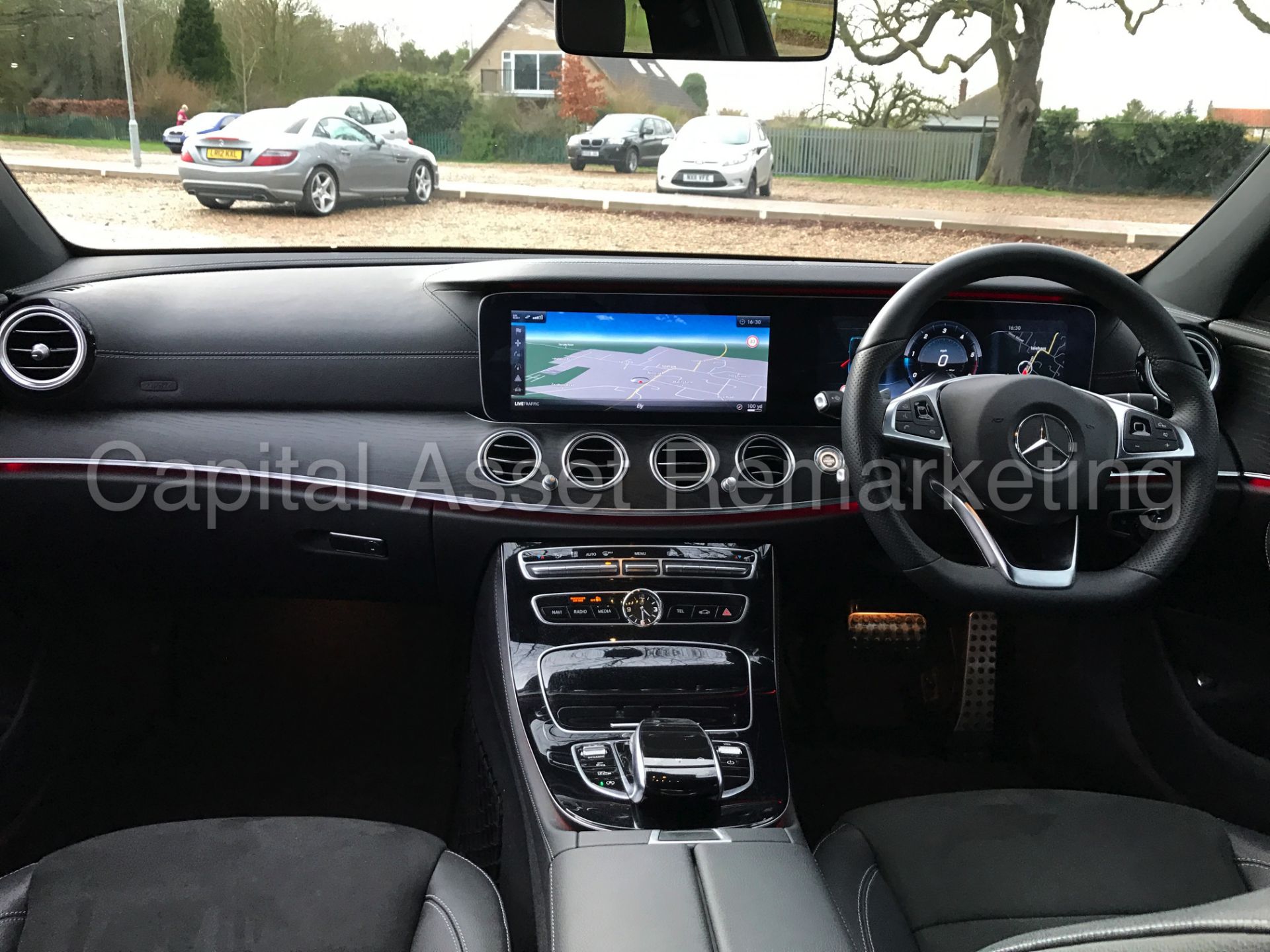 MERCEDES-BENZ E220d 'AMG Premium Plus' (2016) '9-G TRONIC - LEATHER - SAT NAV - PAN ROOF' *TOP SPEC* - Image 36 of 50