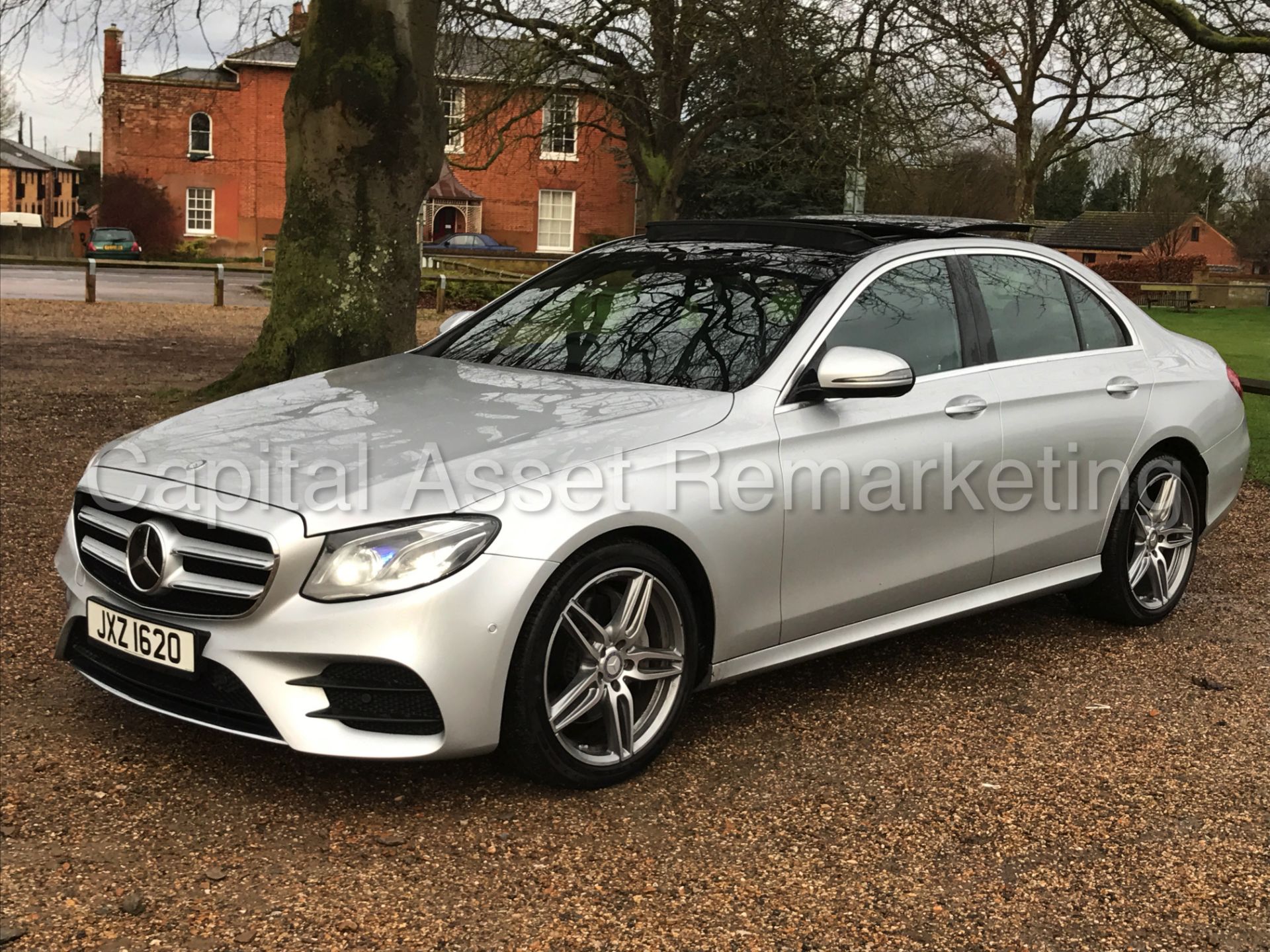 MERCEDES-BENZ E220d 'AMG Premium Plus' (2016) '9-G TRONIC - LEATHER - SAT NAV - PAN ROOF' *TOP SPEC* - Image 6 of 50