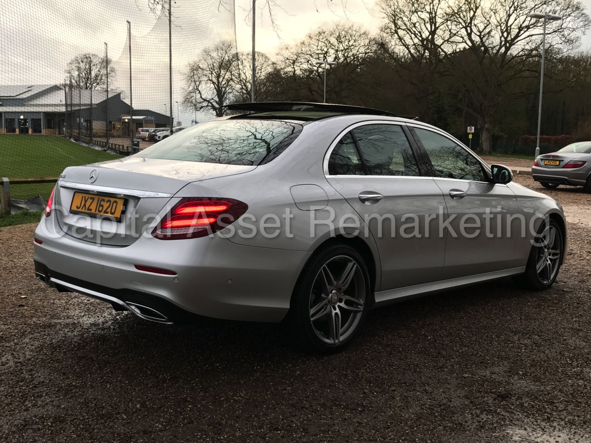 MERCEDES-BENZ E220d 'AMG Premium Plus' (2016) '9-G TRONIC - LEATHER - SAT NAV - PAN ROOF' *TOP SPEC* - Image 11 of 50