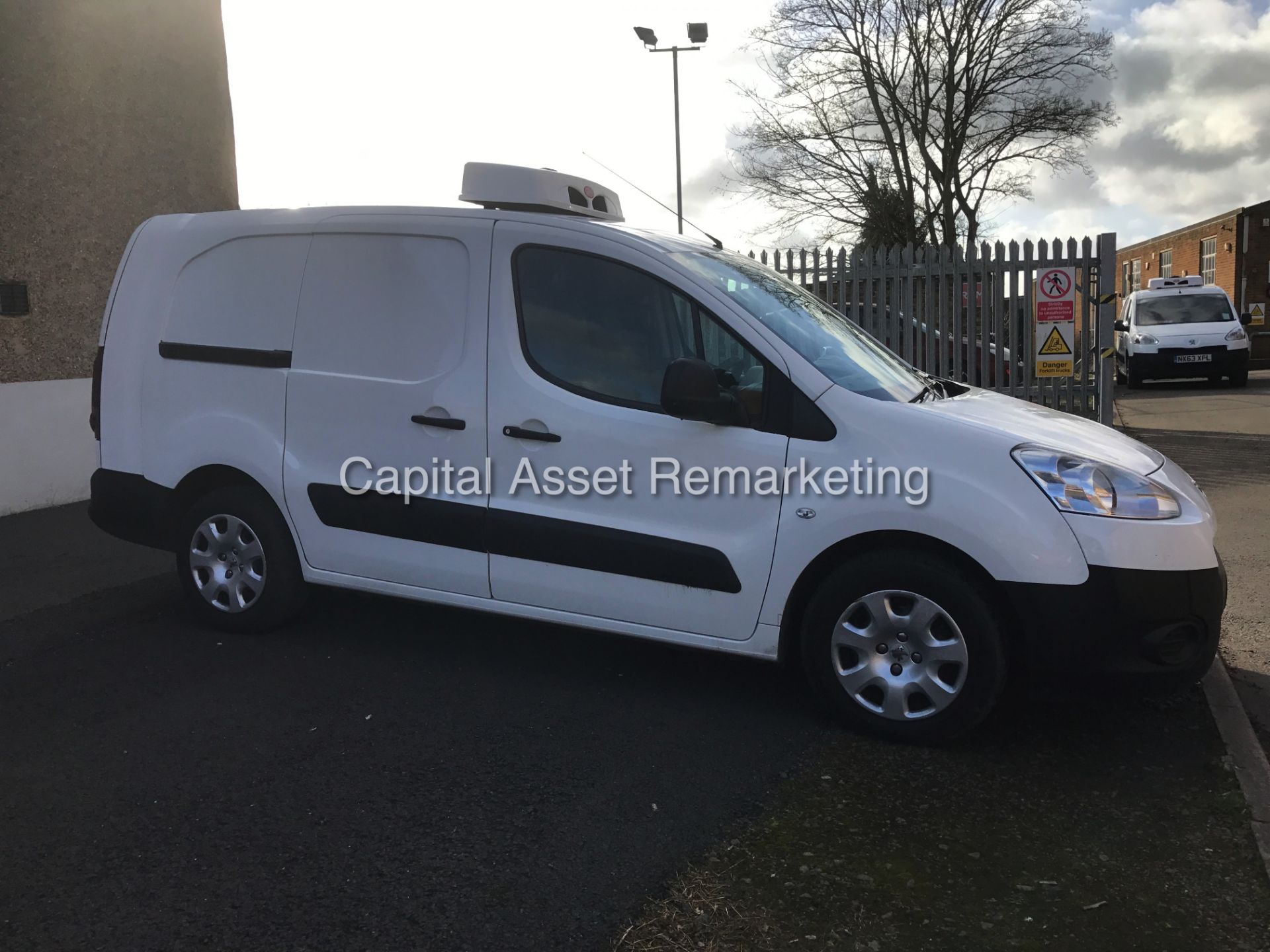 PEUGEOT PARTNER 1.6HDI "ECO" FRIDGE VAN - LWB - (2014 MODEL) 1 OWNER - "GAH FRIDGE UNIT" LOOK!!! - Image 4 of 16