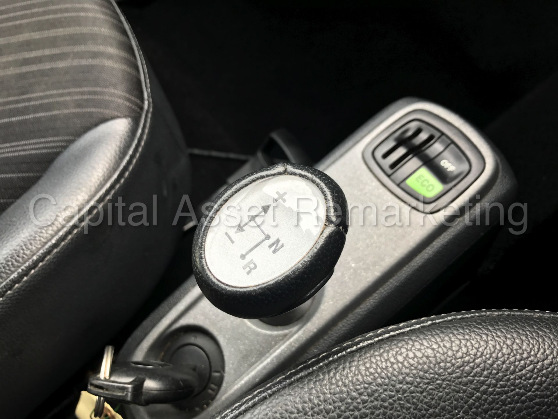 (On Sale) SMART FORTWO 'PULSE' (2013 MODEL) 'MHD - AUTO - A/C - 1 OWNER - STOP / START' (70 MPG +) - Image 18 of 21