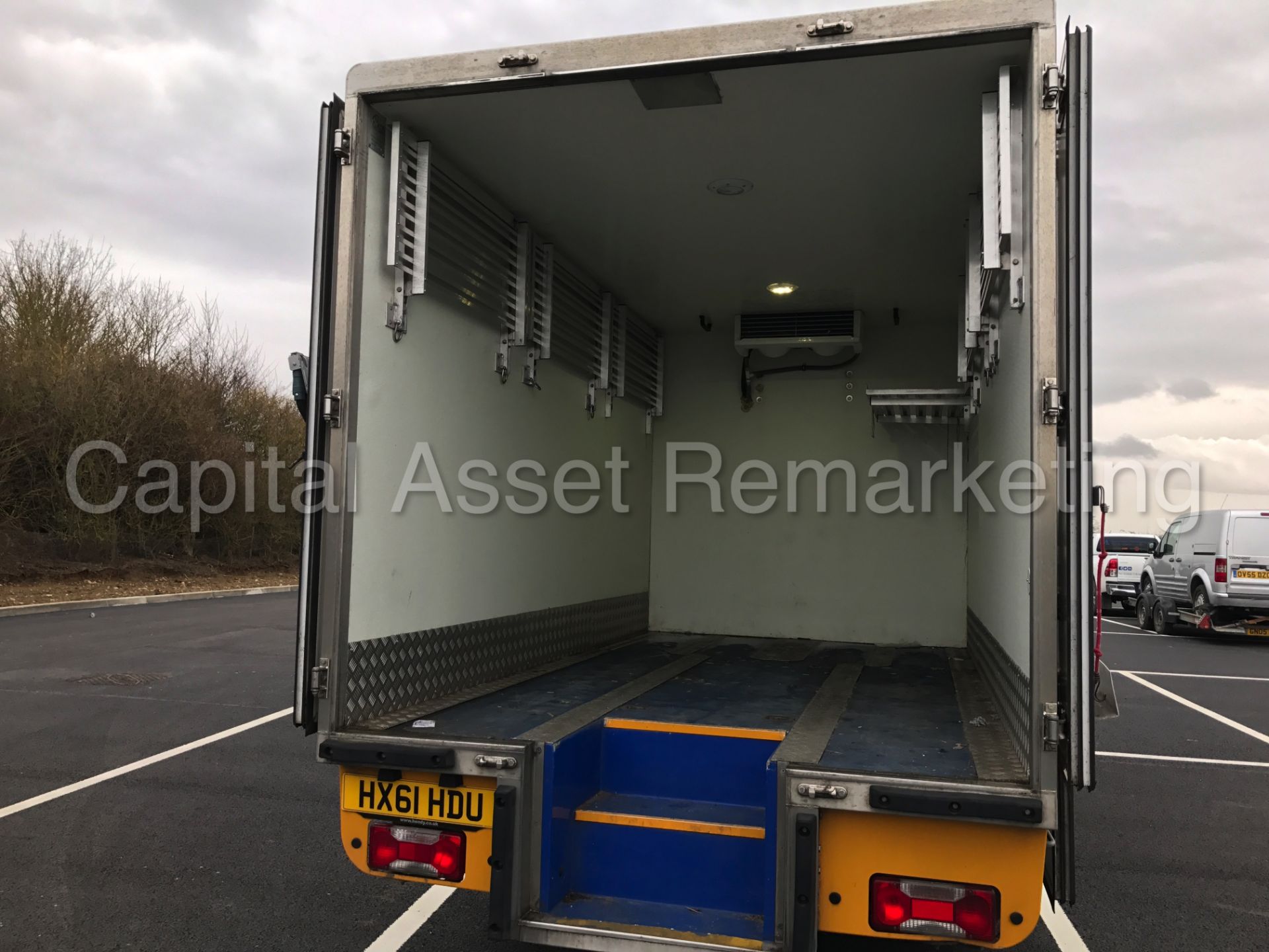 IVECO DAILY 35S13 'FRIDGE / FREEZER BOX' (2012 MODEL) '2.3 DIESEL - 5 SPEED' (1 COMPANY OWNER) - Image 12 of 21