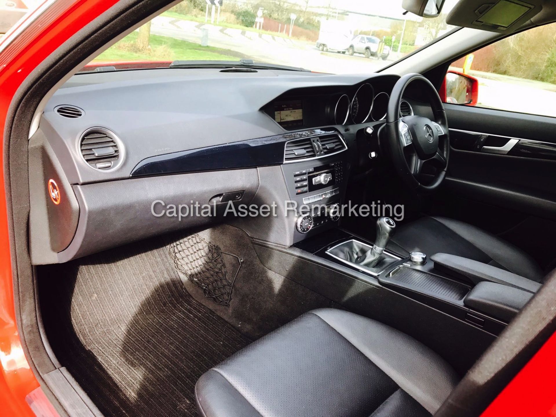 (ON SALE) MERCEDES C220CDI "EXECUTIVE SE" BLUE EFFICIENCY (2014 MODEL) SAT NAV - FULL LEATHER - Image 10 of 14