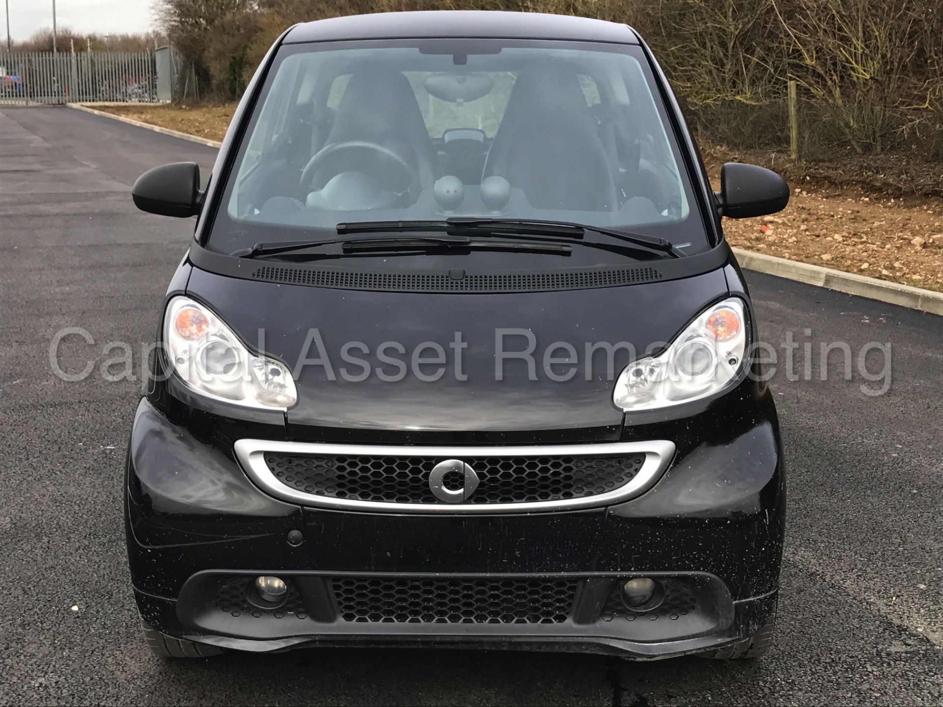 (On Sale) SMART FORTWO 'PULSE' (2013 MODEL) 'MHD - AUTO - A/C - 1 OWNER - STOP / START' (70 MPG +) - Image 8 of 21