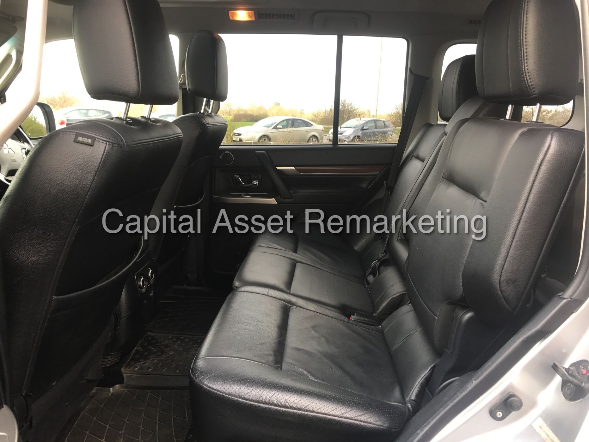 MITSUBISHI SHOGUN 3.2DI-D "SG3 AUTO" LWB (2013 MODEL) LEATHER - SAT NAV - 7 SEATER' **MASSIVE SPEC** - Image 18 of 26