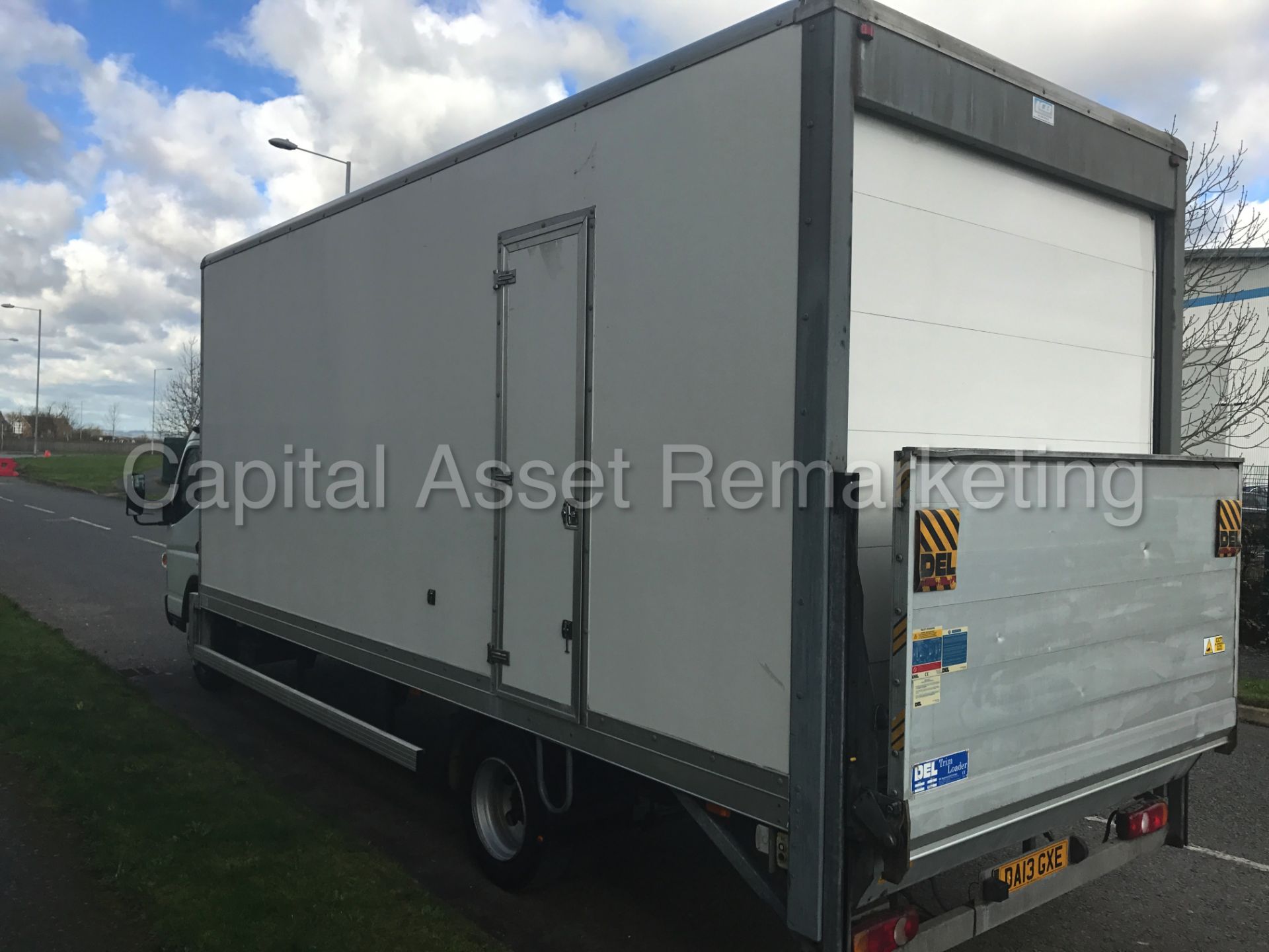 MITSUBISHI FUSO CANTER 7C15 - 7500KG GROSS - 13 REG - 1 OWNER - LOW MILES - TAIL LIFT - NEW SHAPE!!! - Image 4 of 14