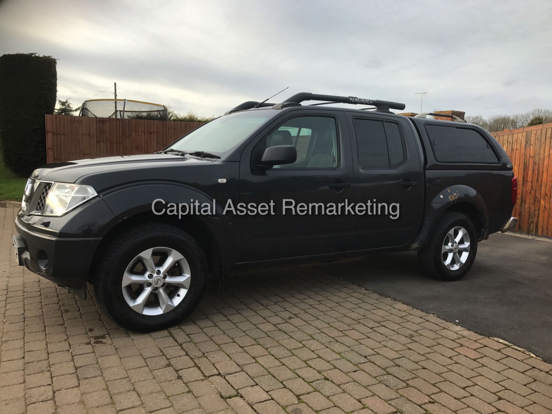 ON SALE NISSAN NAVARA 2.5DCI AVENTURA - 4 DOOR DOUBLE CAB - NEW SHAPE - LEATHER - SAT NAV - MASSIVE - Image 3 of 10