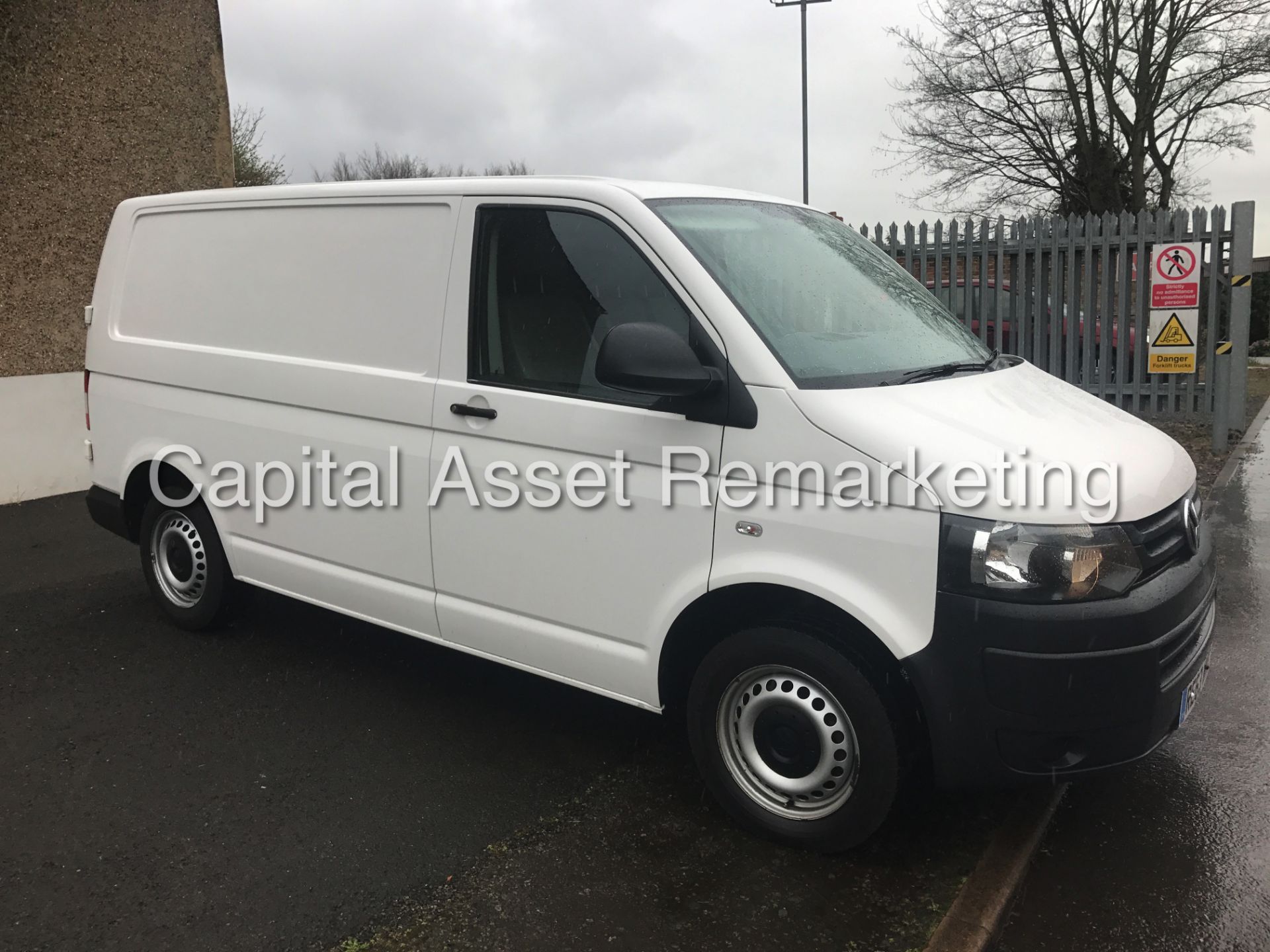 VOLKSWAGEN TRANSPORTER 2.0 TDI SWB (2014 MODEL) 1 OWNER - LOW MILES 64K FSH - ELEC PACK - LOOK!!!!