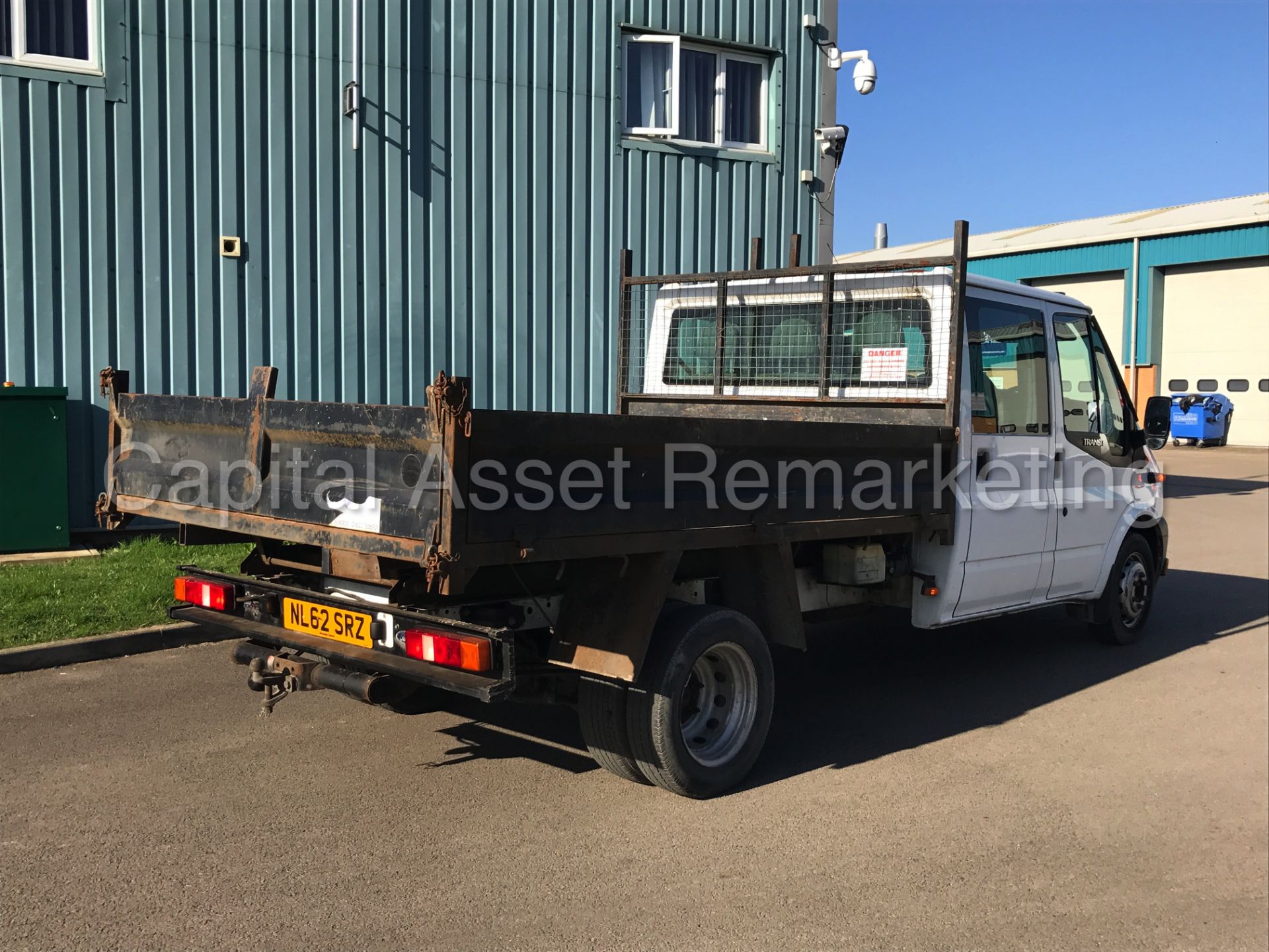 FORD TRANSIT 100 T350 RWD 'D/CAB TIPPER' (2013 MODEL) '2.2 TDCI - 6 SPEED' (1 COMPANY OWNER) - Image 12 of 29