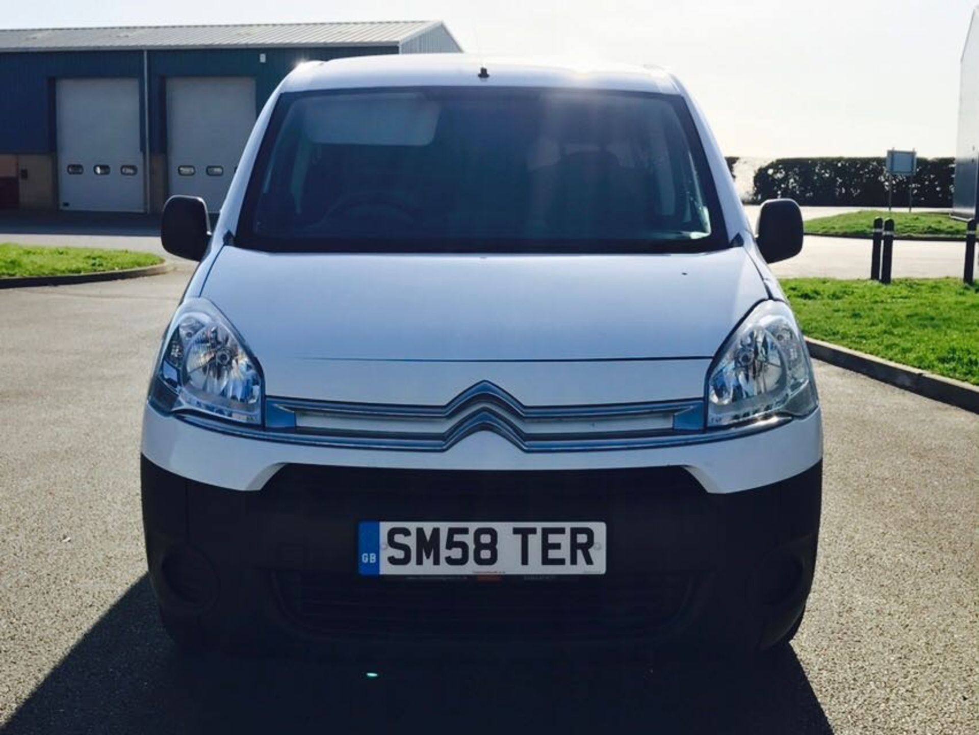 CITROEN BERLINGO 1.6HDI "ENTERPRISE" - 15 REG - 1 OWNER - LOW MILES - SAT NAV - AIR CON - LOOK- 37K! - Image 2 of 22