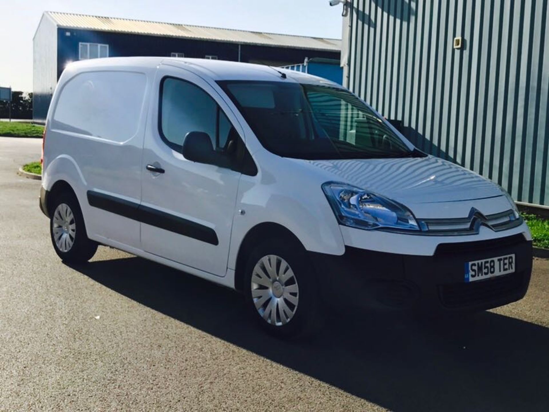 CITROEN BERLINGO 1.6HDI "ENTERPRISE" - 15 REG - 1 OWNER - LOW MILES - SAT NAV - AIR CON - LOOK- 37K! - Image 3 of 22