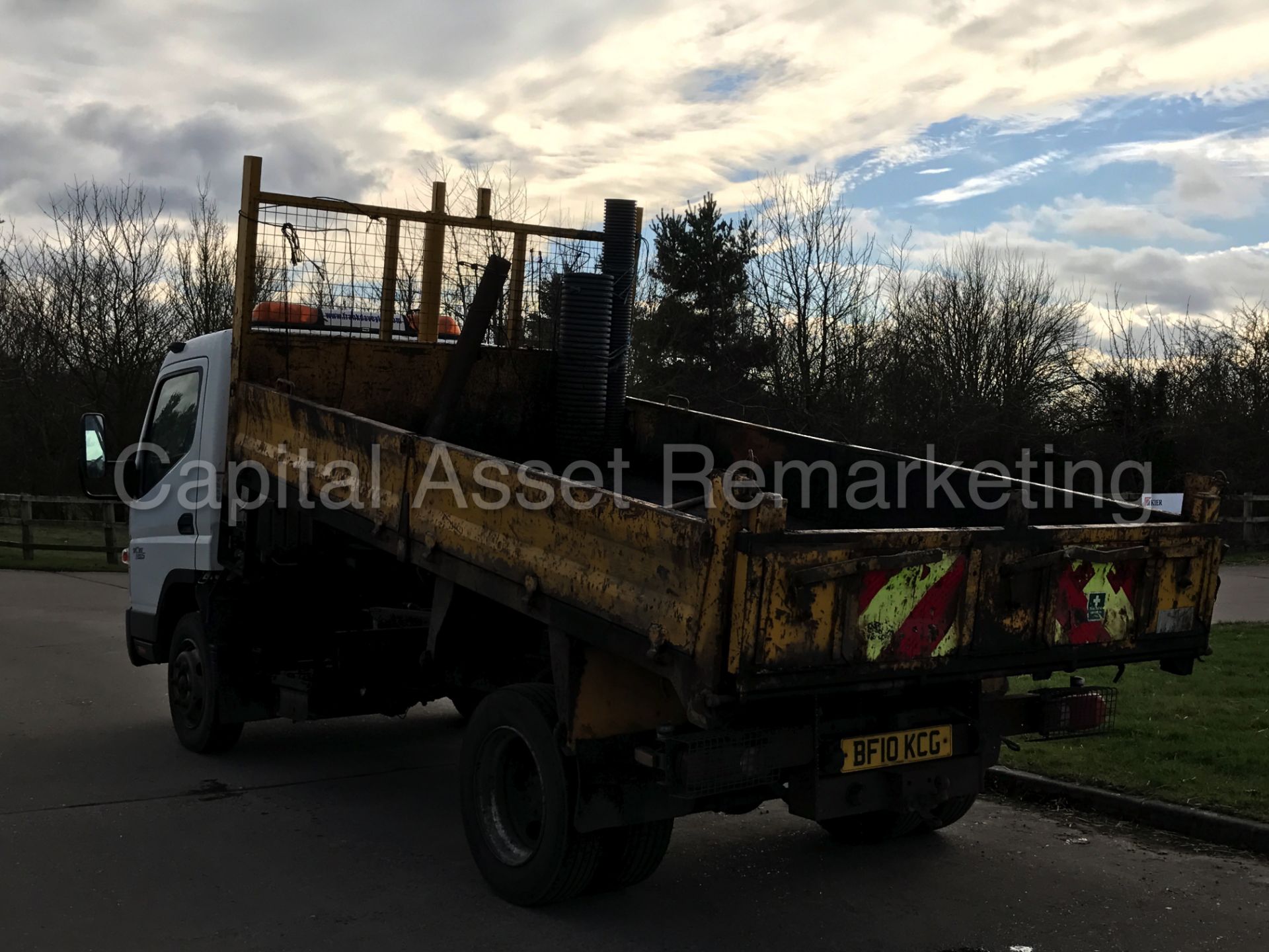 MITSUBISHI FUSO CANTER 75-7C15 'TIPPER' (2010 - 10 REG) '4.9 DIESEL - 7500 KG - 6 SPEED' (LOW MILES) - Image 5 of 21