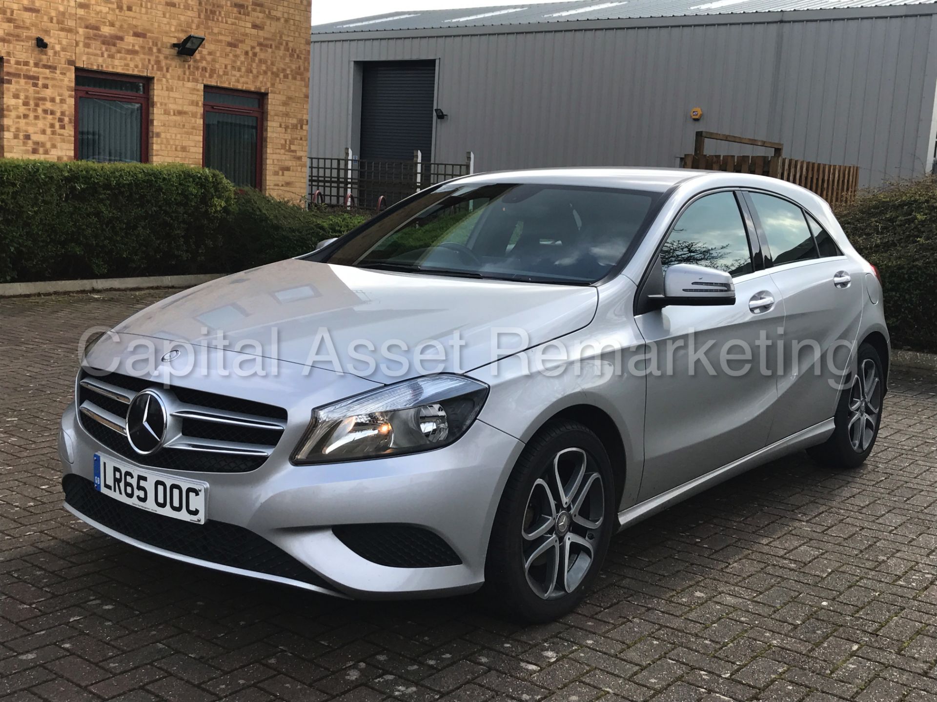 MERCEDES-BENZ A200 CDI 'SPORT EDITION' (2016 MODEL) 'LEATHER - SAT NAV - ECO STOP/START' *HUGE SPEC* - Image 11 of 28