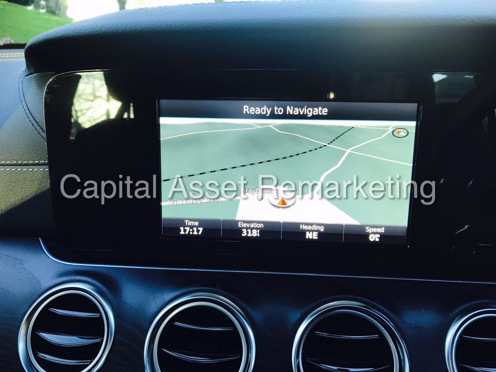 MERCEDES E220d 9G TRONIC "AMG SPORT LINE" (2017 MODEL) MASSIVE SPEC - SAT NAV - LEATHER - AS NEW!!!! - Image 15 of 20