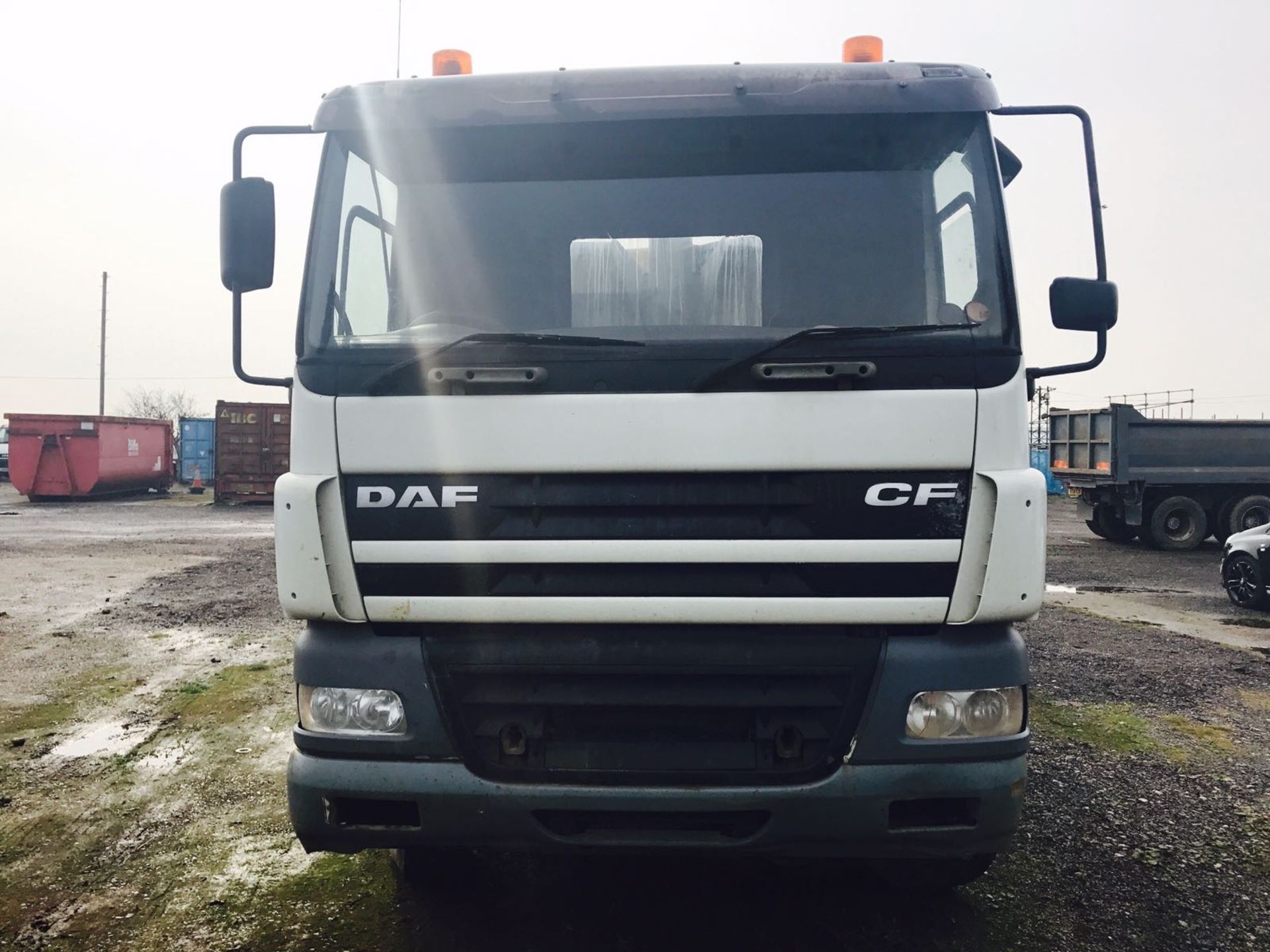 (ON SALE) DAF CF85.340 STEEL BODIED TIPPER - 2006 REG - MANUAL GEARBOX - 32000KG GROSS - 8 WHEELER - Image 3 of 8