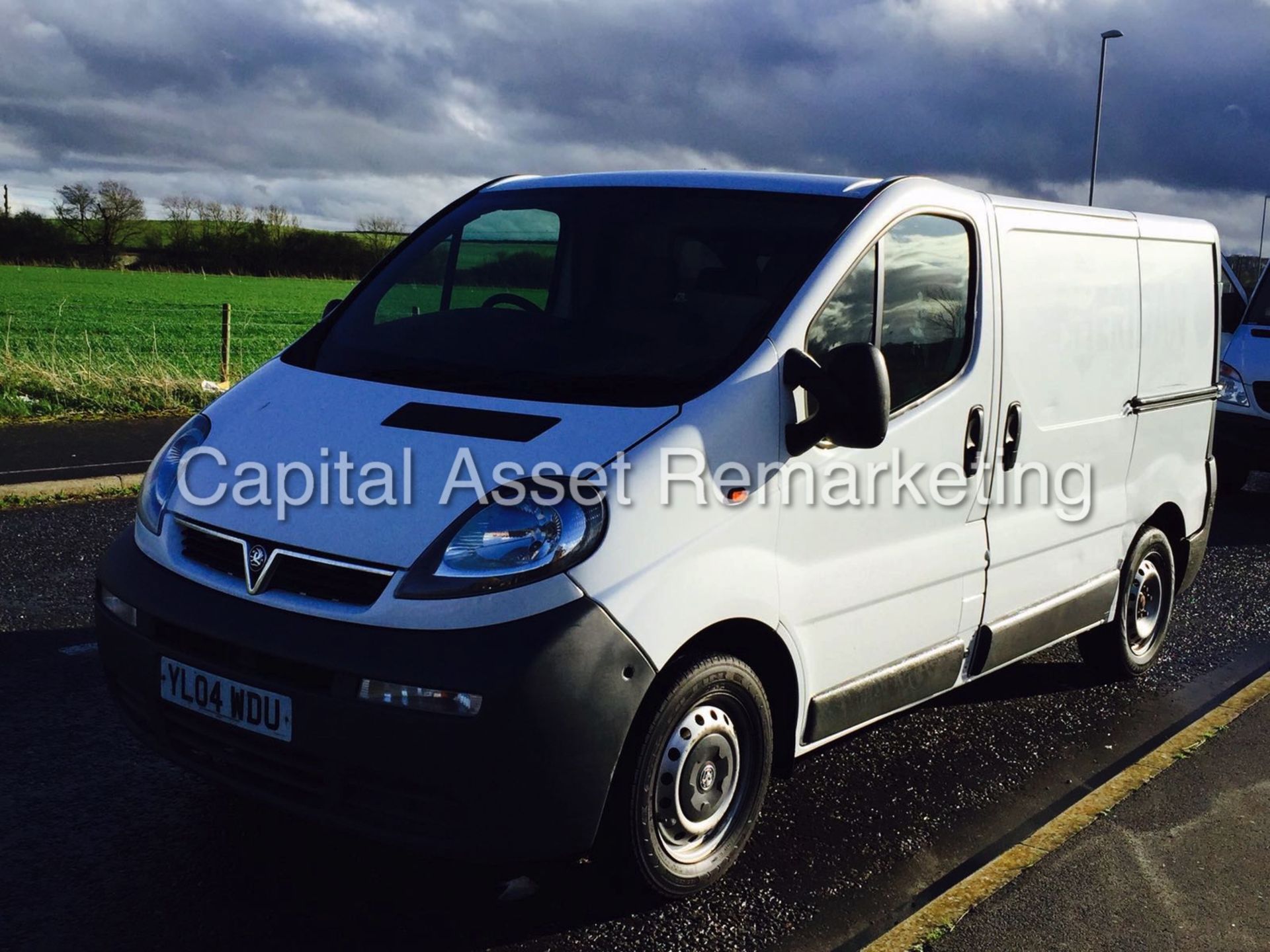 ON SALE VAUXHALL VIVARO 1.9 DIESEL (04 REG - NEW SHAPE) SWB - AIR CON - 3 SEATER - SLD -NO VAT - Image 3 of 14