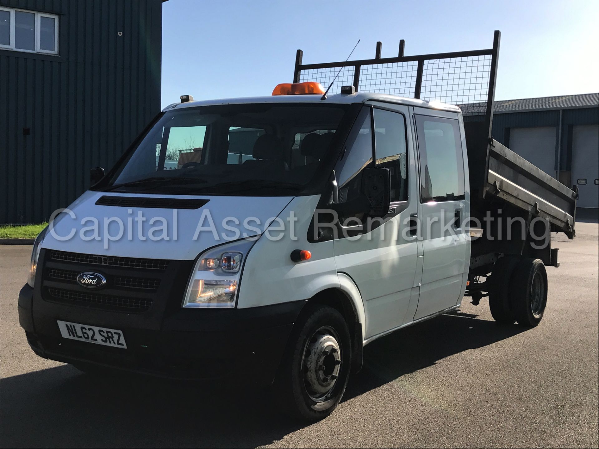 FORD TRANSIT 100 T350 RWD 'D/CAB TIPPER' (2013 MODEL) '2.2 TDCI - 6 SPEED' (1 COMPANY OWNER) - Image 5 of 29