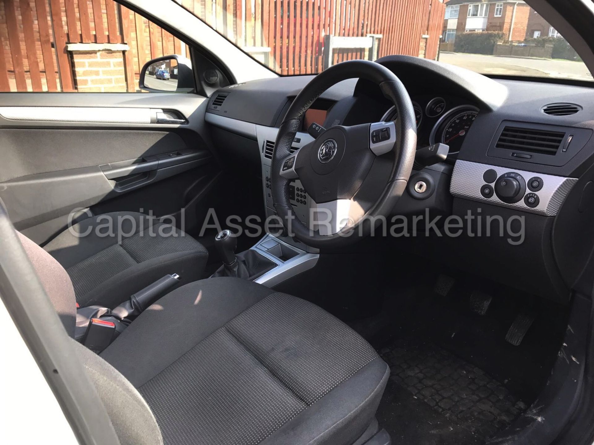 VAUXHALL ASTRA VAN 'SPORTIVE' (2013 MODEL) '1.7 CDTI - 6 SPEED - AIR CON - ELEC PACK' (50 MPG+) - Image 12 of 13