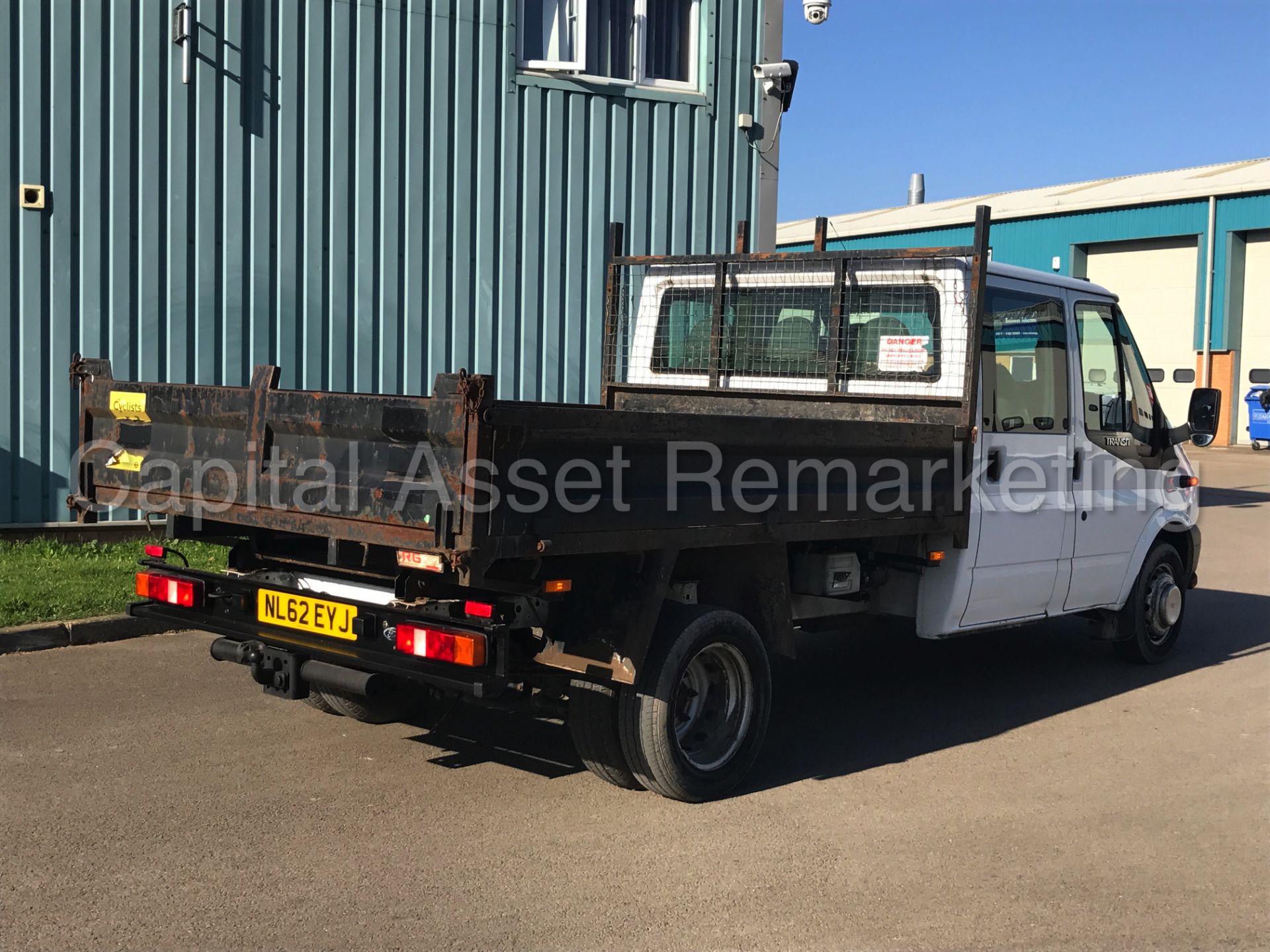 FORD TRANSIT 100 T350 RWD 'D/CAB TIPPER' (2013 MODEL) '2.2 TDCI - 6 SPEED' (1 COMPANY OWNER) - Image 12 of 29