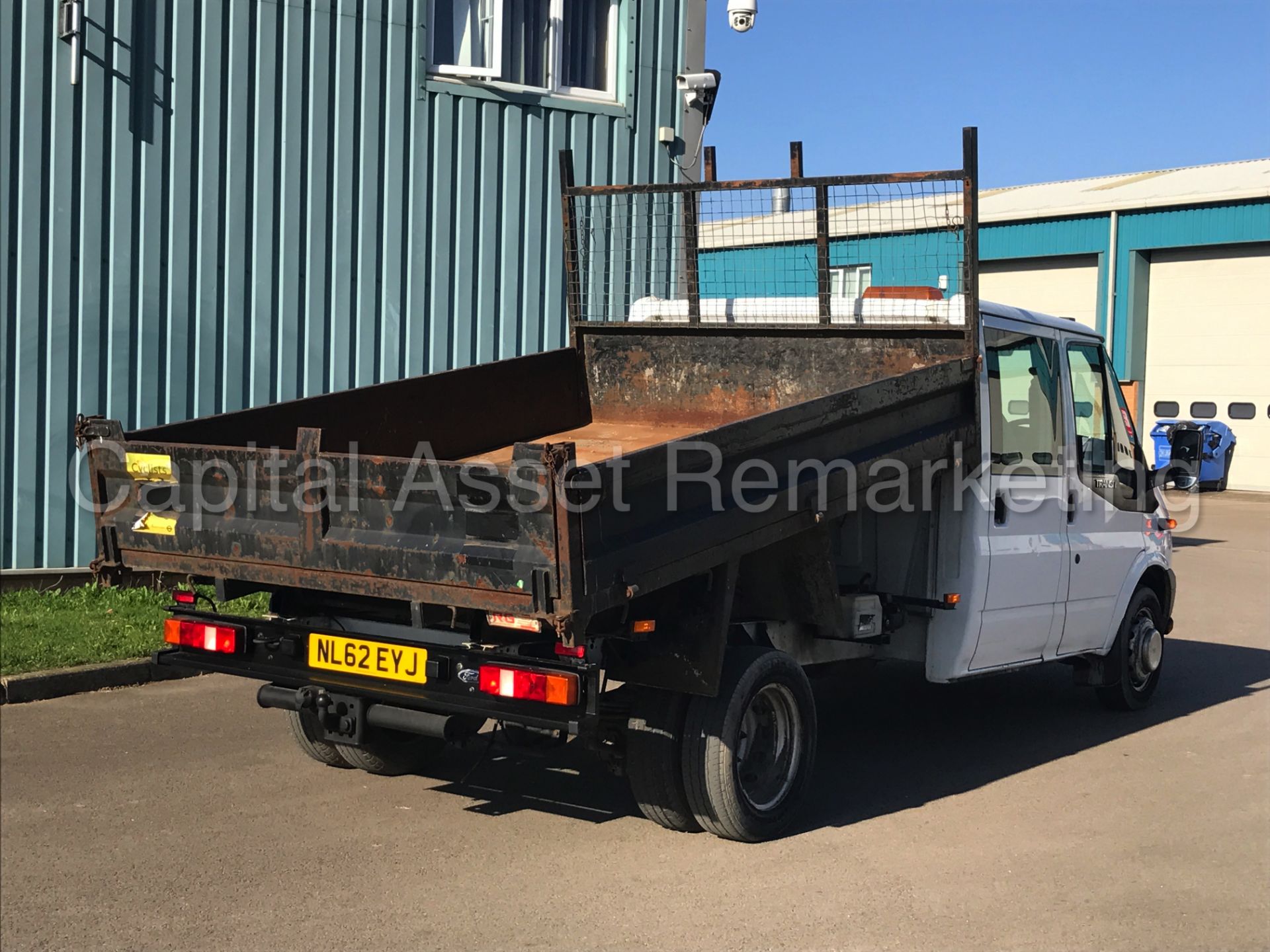 FORD TRANSIT 100 T350 RWD 'D/CAB TIPPER' (2013 MODEL) '2.2 TDCI - 6 SPEED' (1 COMPANY OWNER) - Image 13 of 29