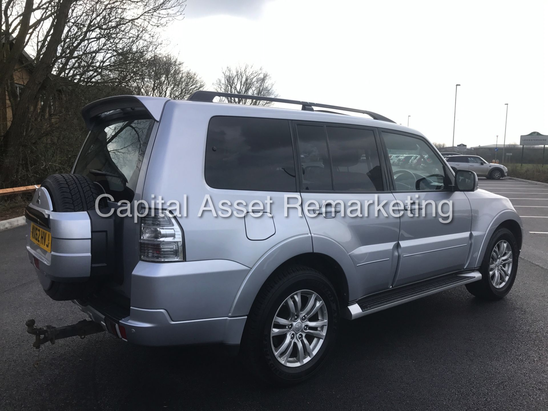 MITSUBISHI SHOGUN 3.2DI-D "SG3 AUTO" LWB (2013 MODEL) LEATHER - SAT NAV - 7 SEATER' **MASSIVE SPEC** - Image 7 of 26