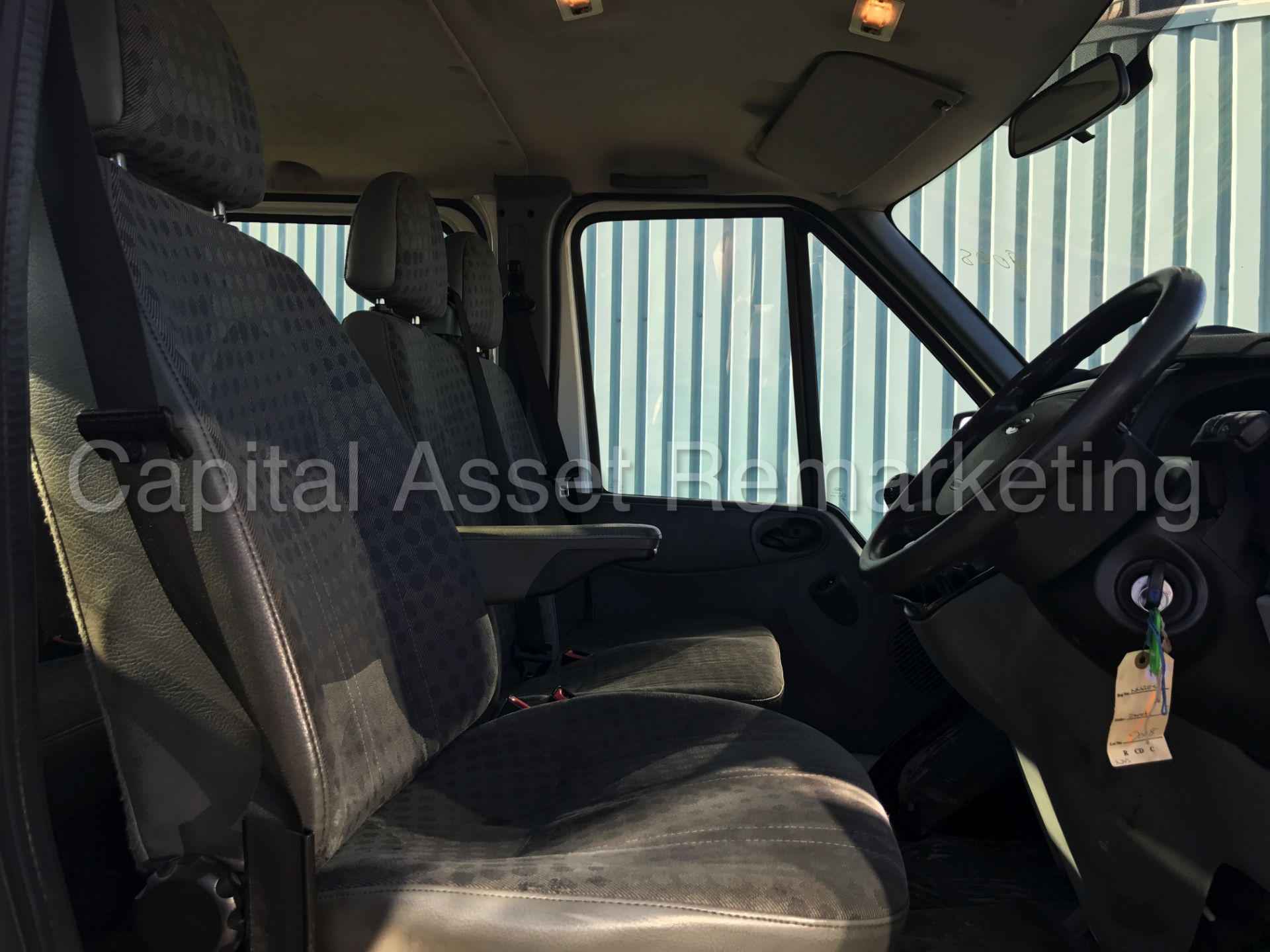 FORD TRANSIT 100 T350 RWD 'D/CAB TIPPER' (2013 MODEL) '2.2 TDCI - 6 SPEED' (1 COMPANY OWNER) - Image 26 of 29