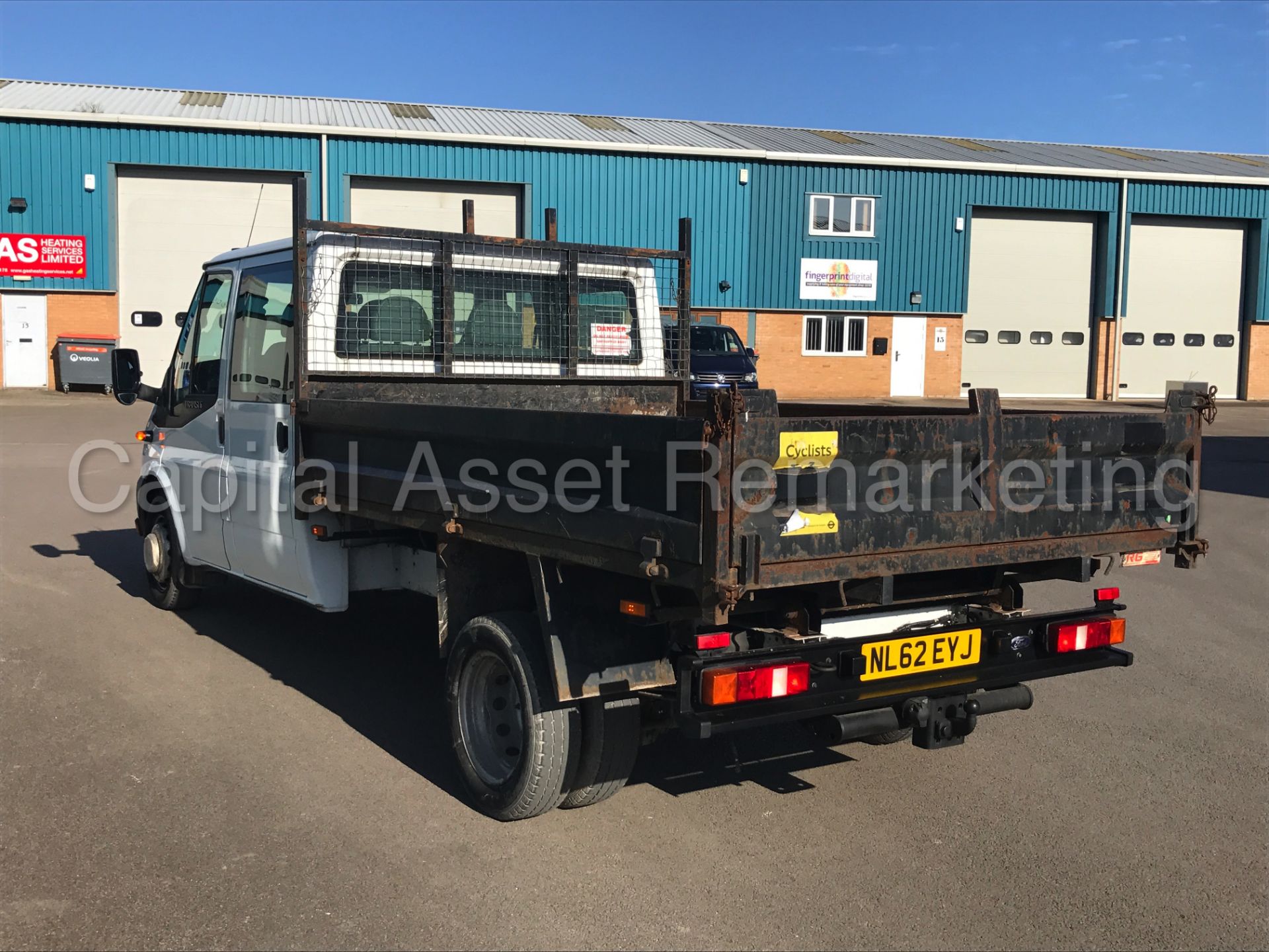 FORD TRANSIT 100 T350 RWD 'D/CAB TIPPER' (2013 MODEL) '2.2 TDCI - 6 SPEED' (1 COMPANY OWNER) - Image 10 of 29