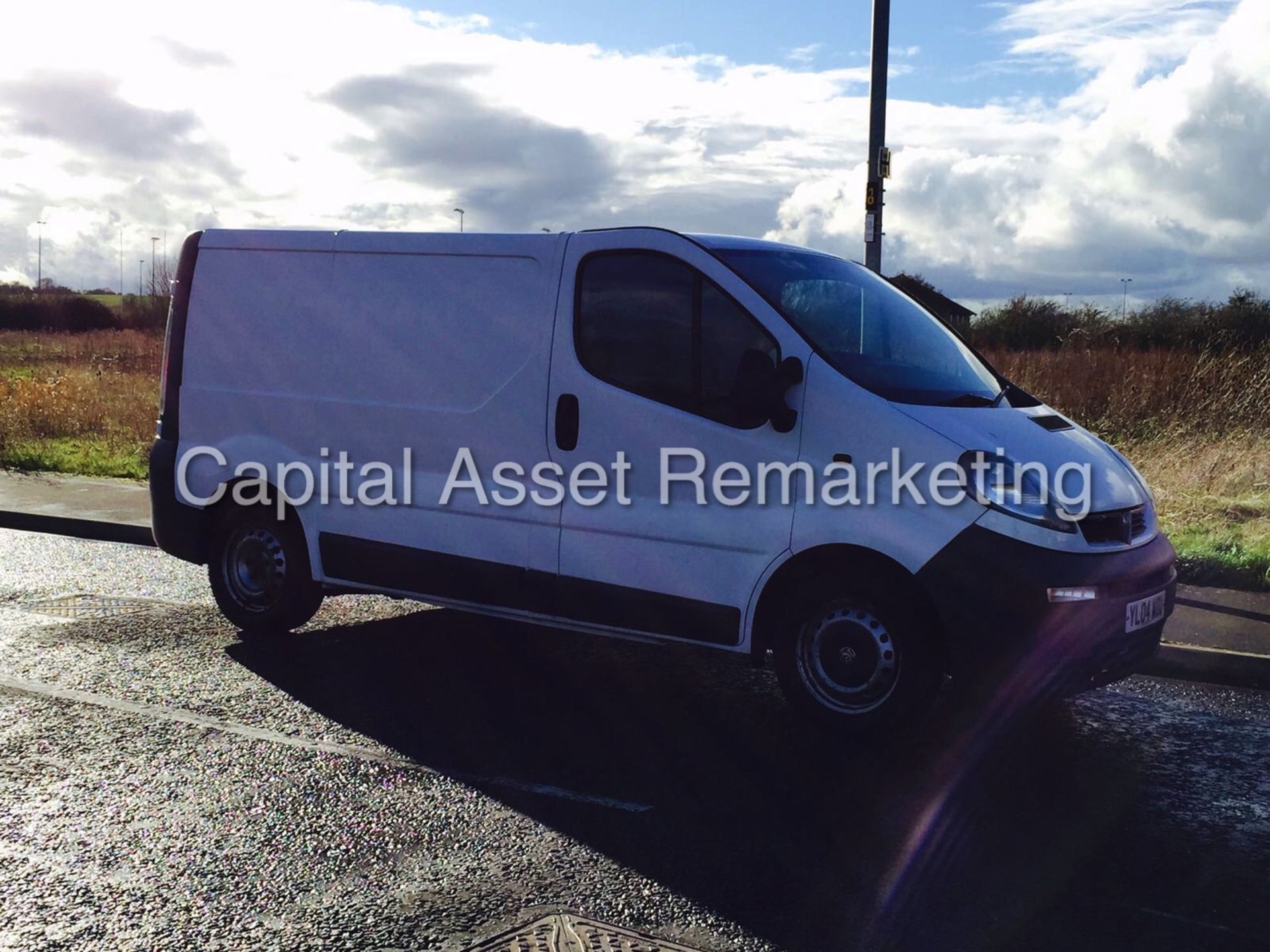 ON SALE VAUXHALL VIVARO 1.9 DIESEL (04 REG - NEW SHAPE) SWB - AIR CON - 3 SEATER - SLD -NO VAT