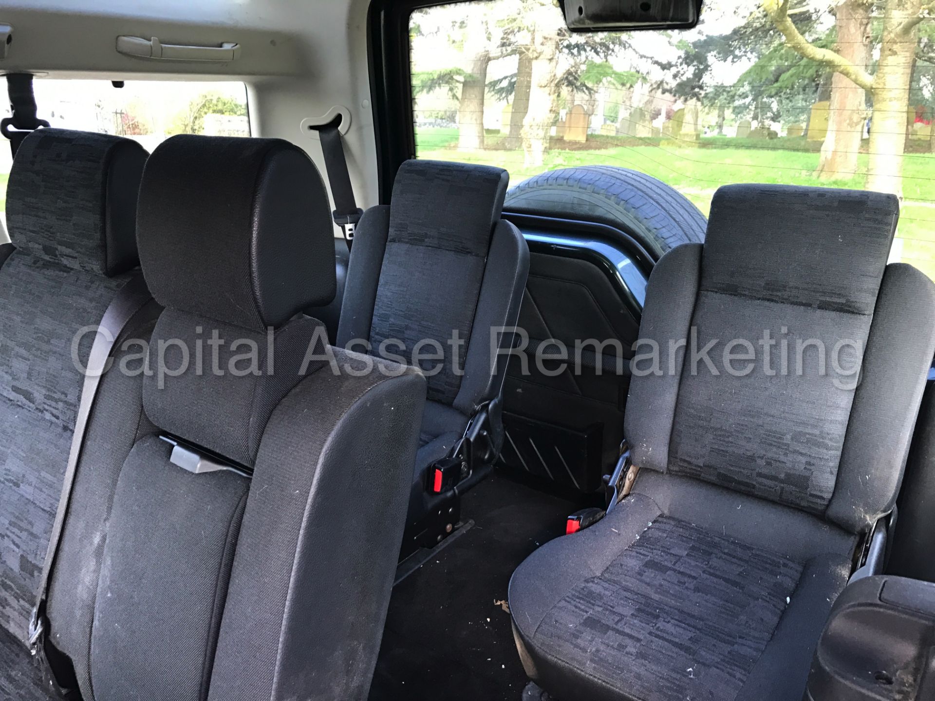LAND ROVER DISCOVERY TD5 'GS EDITION' (2004 MODEL) 'AUTO - 7 SEATER - AIR CON' (NO VAT - SAVE 20%) - Image 18 of 24