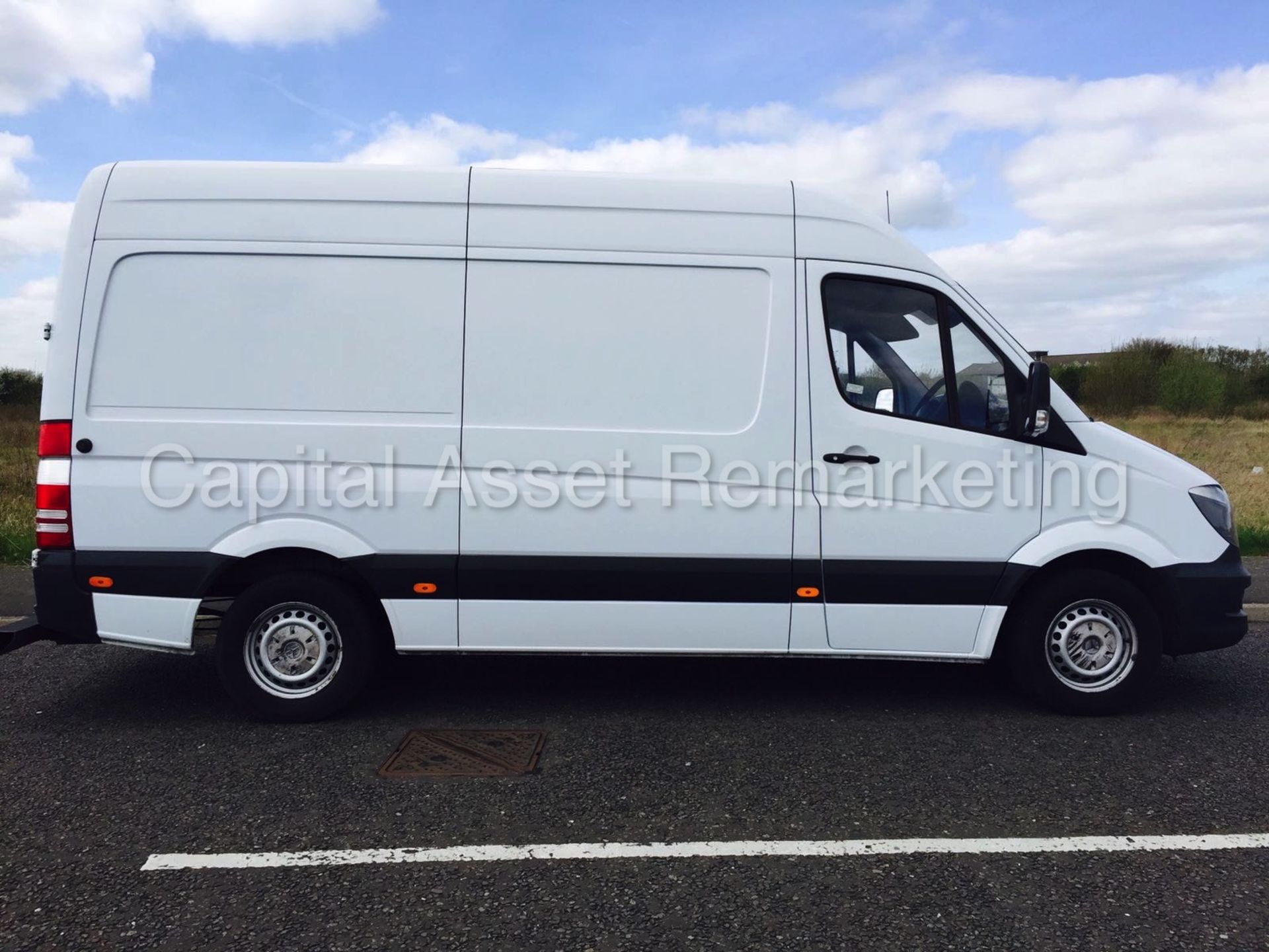 MERCEDES SPRINTER 313CDI "130BHP - 6 SPEED" FACELIFT MODEL / NEW SHAPE (2014 YEAR) 1 OWNER - Image 2 of 11