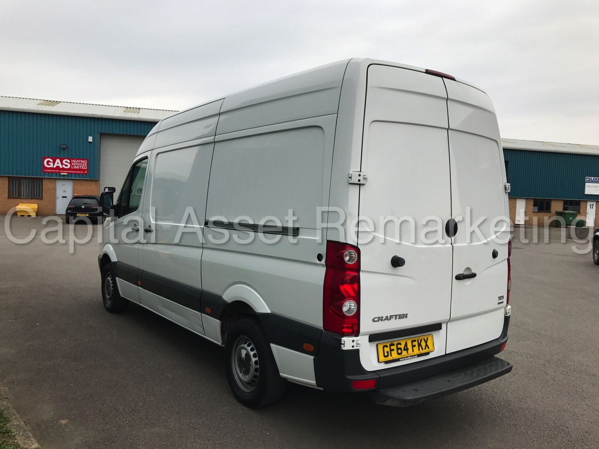 VOLKSWAGEN CRAFTER CR35 'MWB HI-ROOF' (2015 MODEL) '2.0 TDI - 109 PS - 6 SPEED - STOP / START' - Image 7 of 22