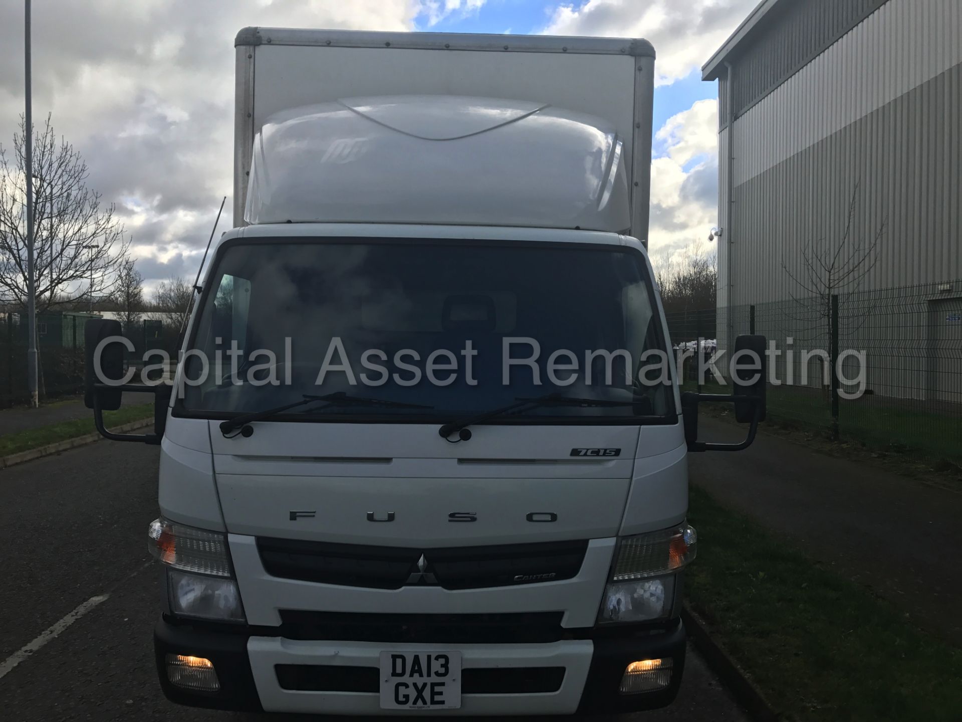 MITSUBISHI FUSO CANTER 7C15 - 7500KG GROSS - 1 OWNER - 13 REG - LOW MILEAGE - BOX VAN WITH TAIL LIFT - Image 2 of 14