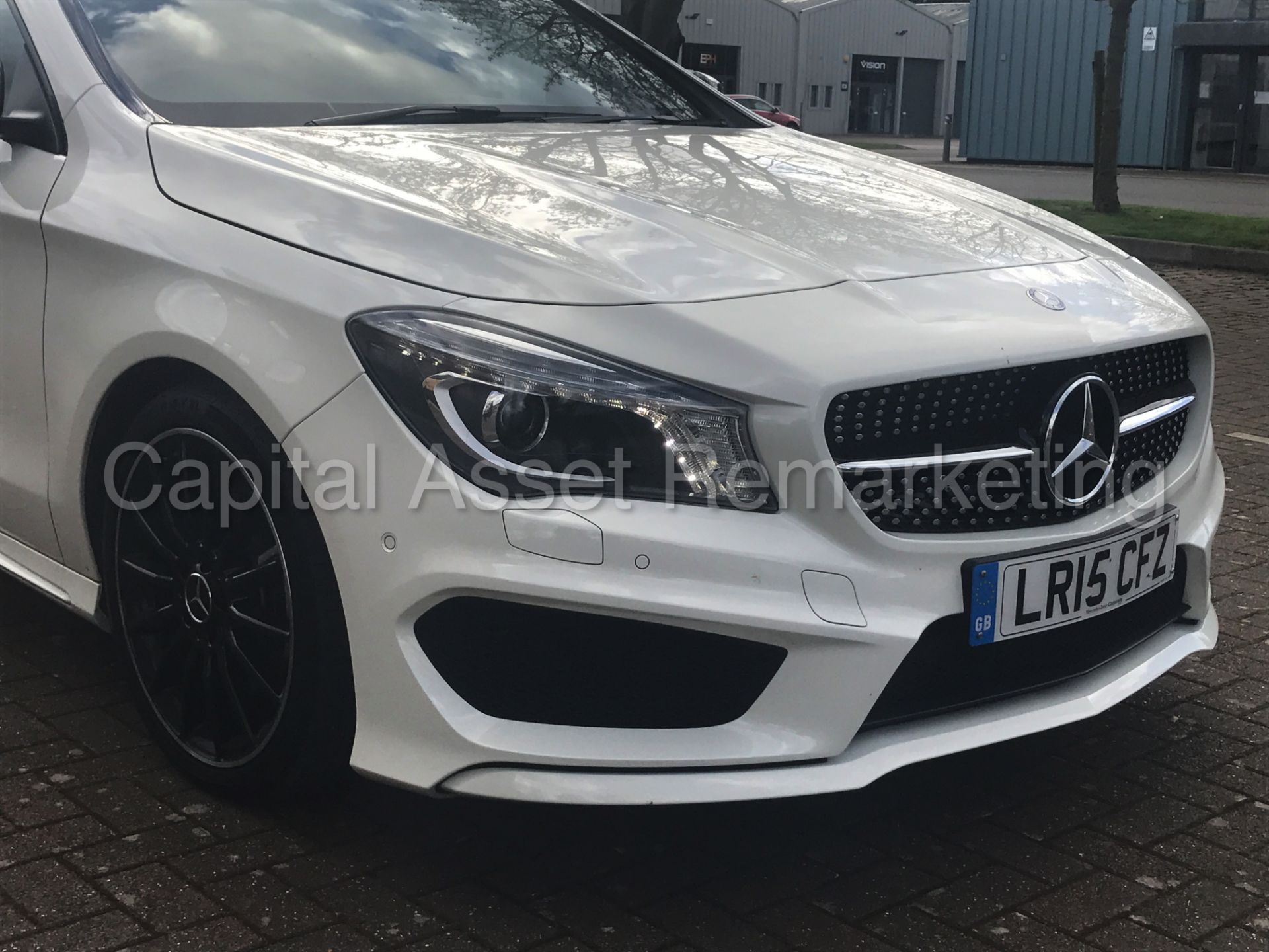 MERCEDES-BENZ CLA 220 CDI 'AMG SPORT' (2015) '7 DCT AUTO - STOP/START - SAT NAV' **NIGHT PACKAGE** - Image 11 of 33