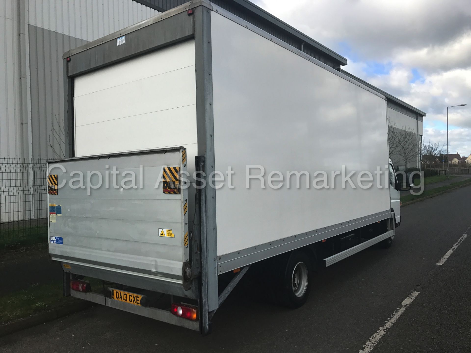 MITSUBISHI FUSO CANTER 7C15 - 7500KG GROSS - 1 OWNER - 13 REG - LOW MILEAGE - BOX VAN WITH TAIL LIFT - Image 6 of 14