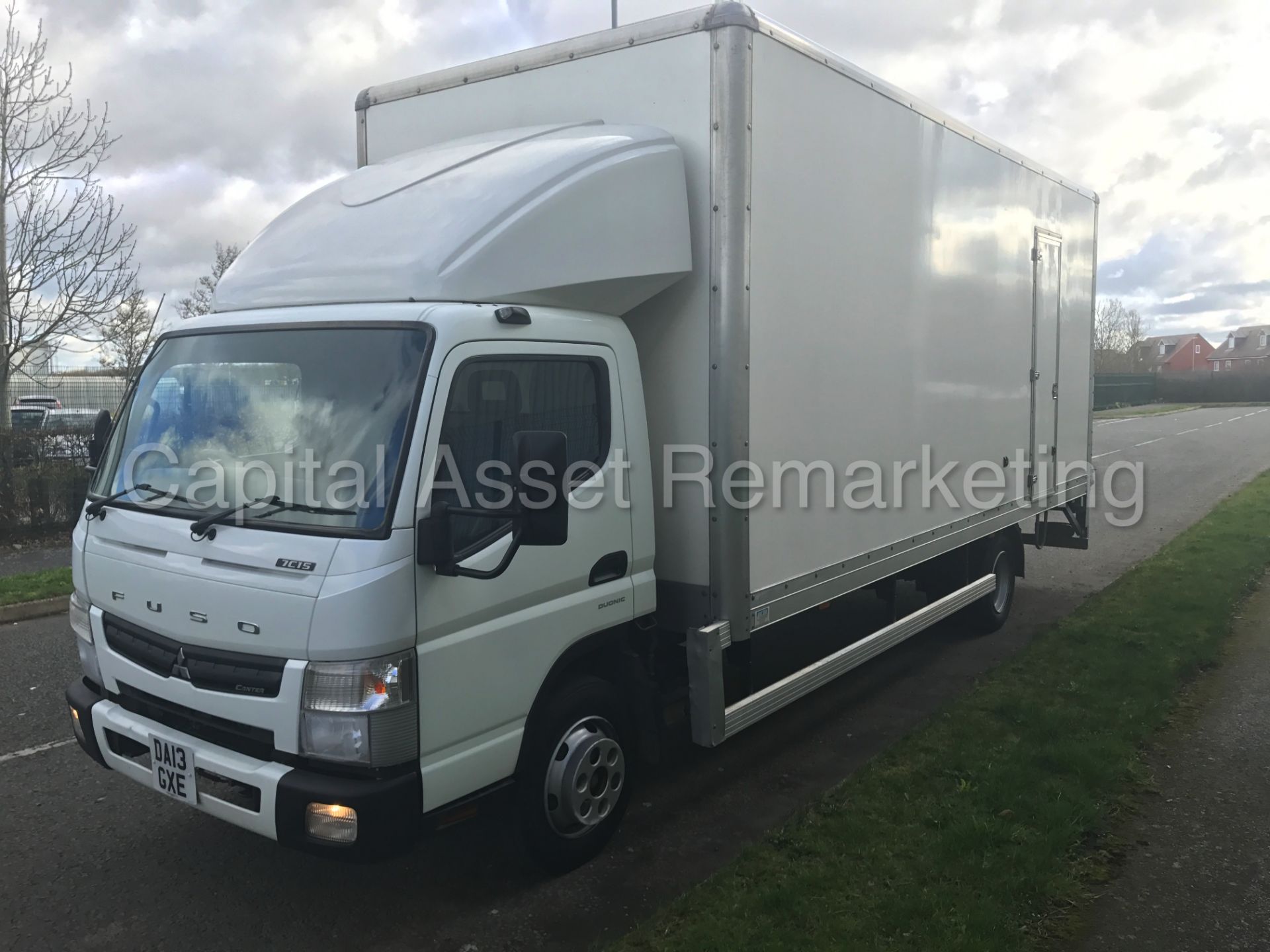 MITSUBISHI FUSO CANTER 7C15 - 7500KG GROSS - 1 OWNER - 13 REG - LOW MILEAGE - BOX VAN WITH TAIL LIFT - Image 3 of 14