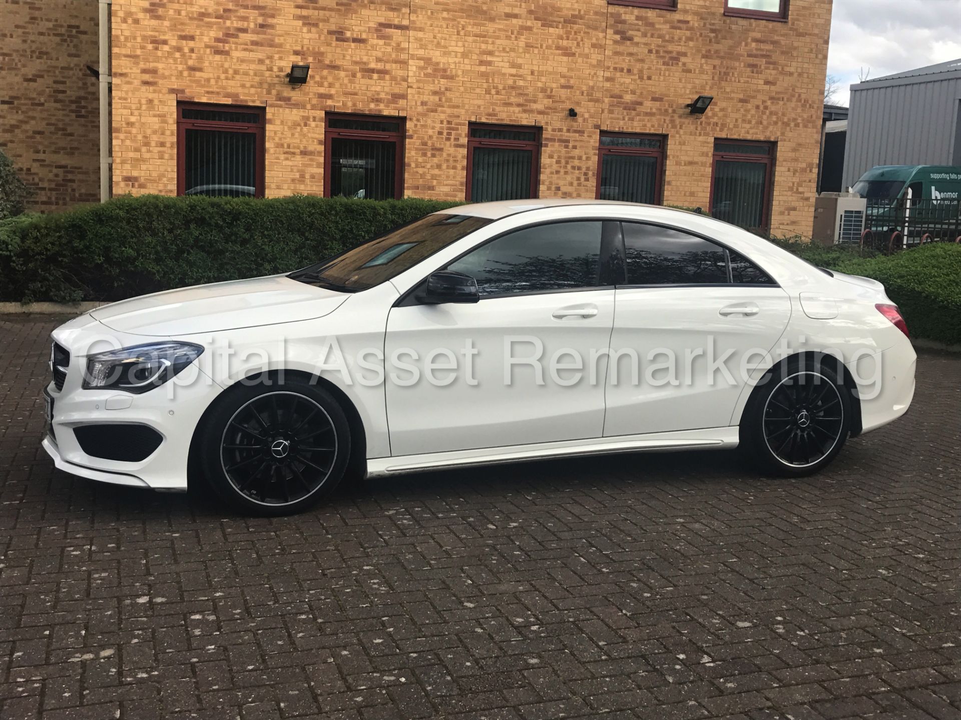 MERCEDES-BENZ CLA 220 CDI 'AMG SPORT' (2015) '7 DCT AUTO - STOP/START - SAT NAV' **NIGHT PACKAGE** - Image 5 of 33