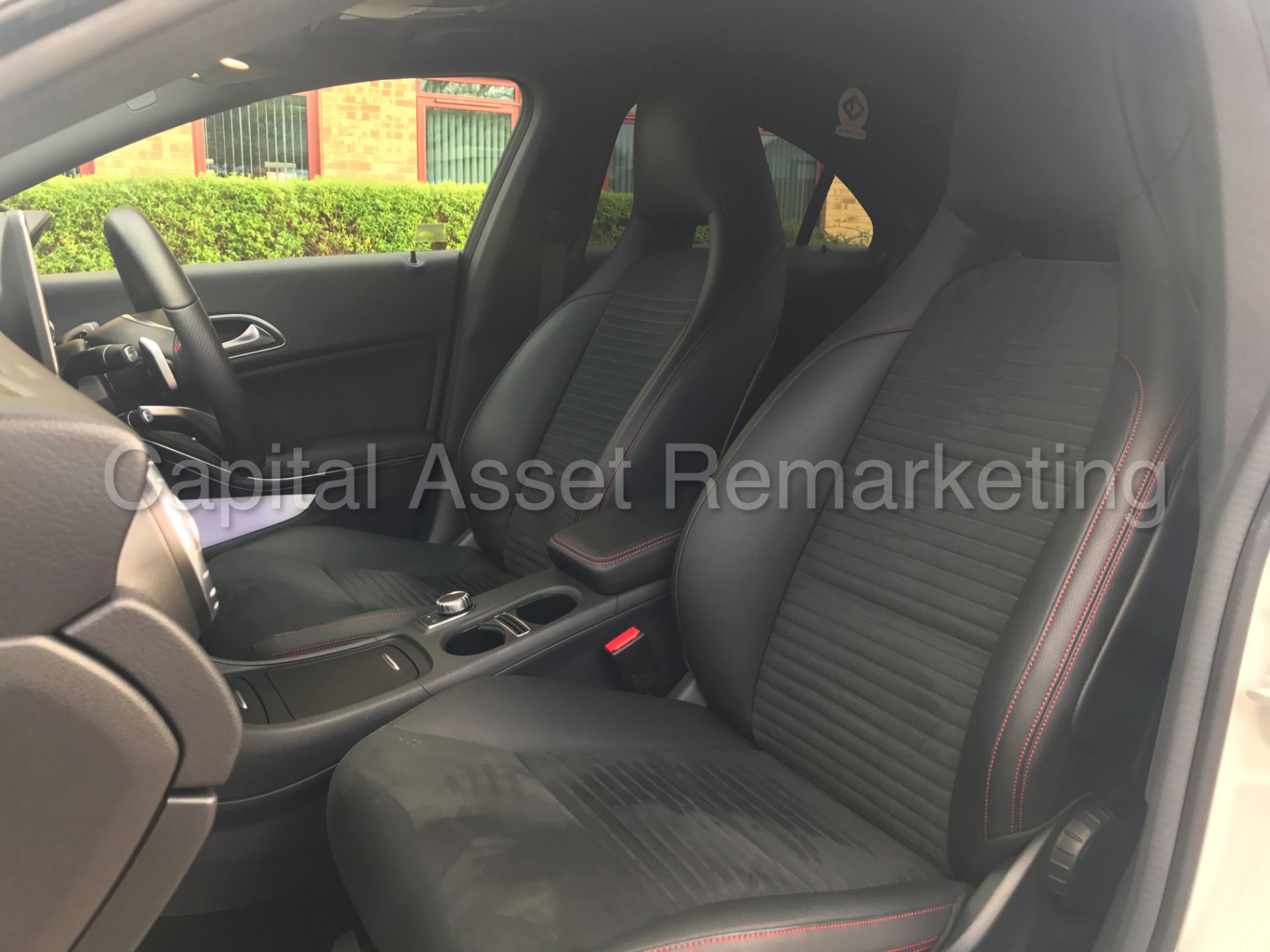 MERCEDES-BENZ CLA 220 CDI 'AMG SPORT' (2015) '7 DCT AUTO - STOP/START - SAT NAV' **NIGHT PACKAGE** - Image 25 of 33