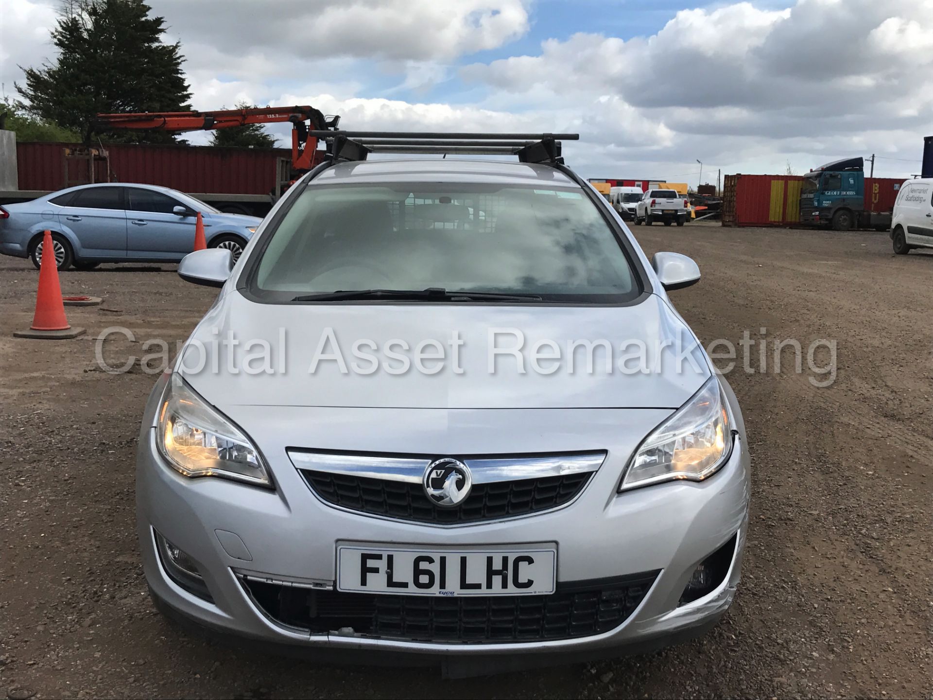 VAUXHALL ASTRA 'EXCLUSIVE' (2012 MODEL) '1.7 CDTI - ECOFLEX - 6 SPEED' **AIR CON** (1 OWNER) - Image 2 of 19