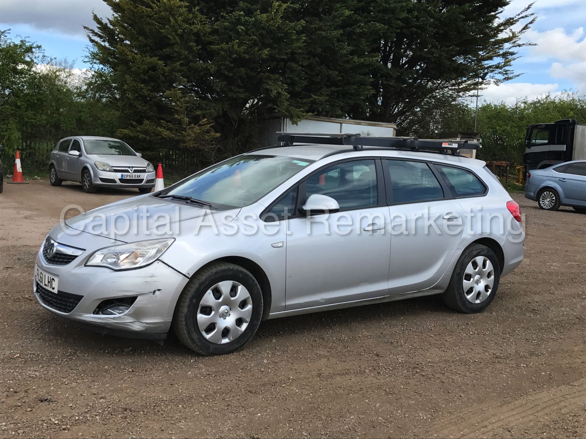 VAUXHALL ASTRA 'EXCLUSIVE' (2012 MODEL) '1.7 CDTI - ECOFLEX - 6 SPEED' **AIR CON** (1 OWNER) - Image 3 of 19