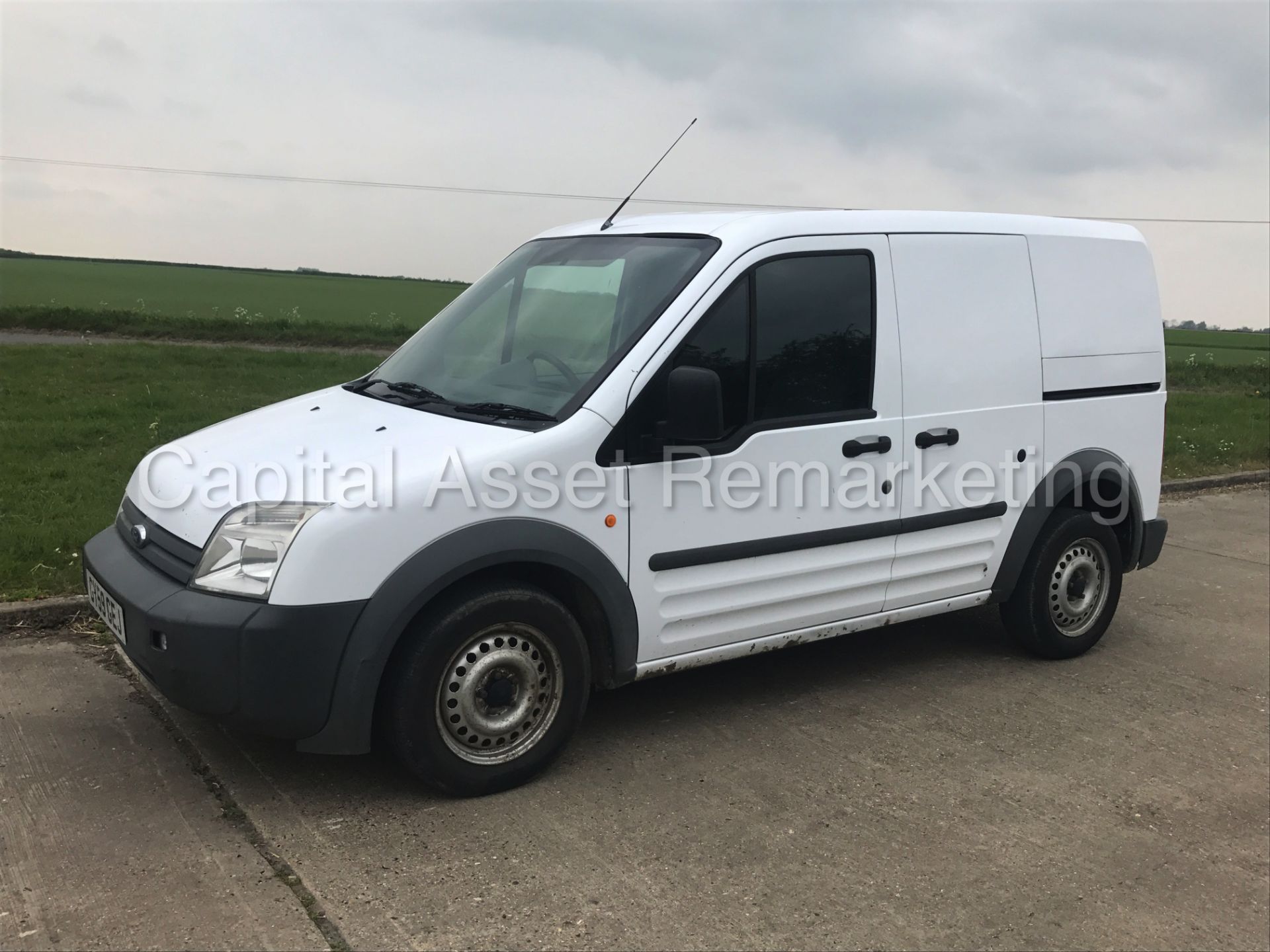 FORD TRANSIT CONNECT 75 T200 (2010 MODEL) '1.8 TDCI - 5 SPEED' 9NO VAT - SAVE 20%) - Image 6 of 18