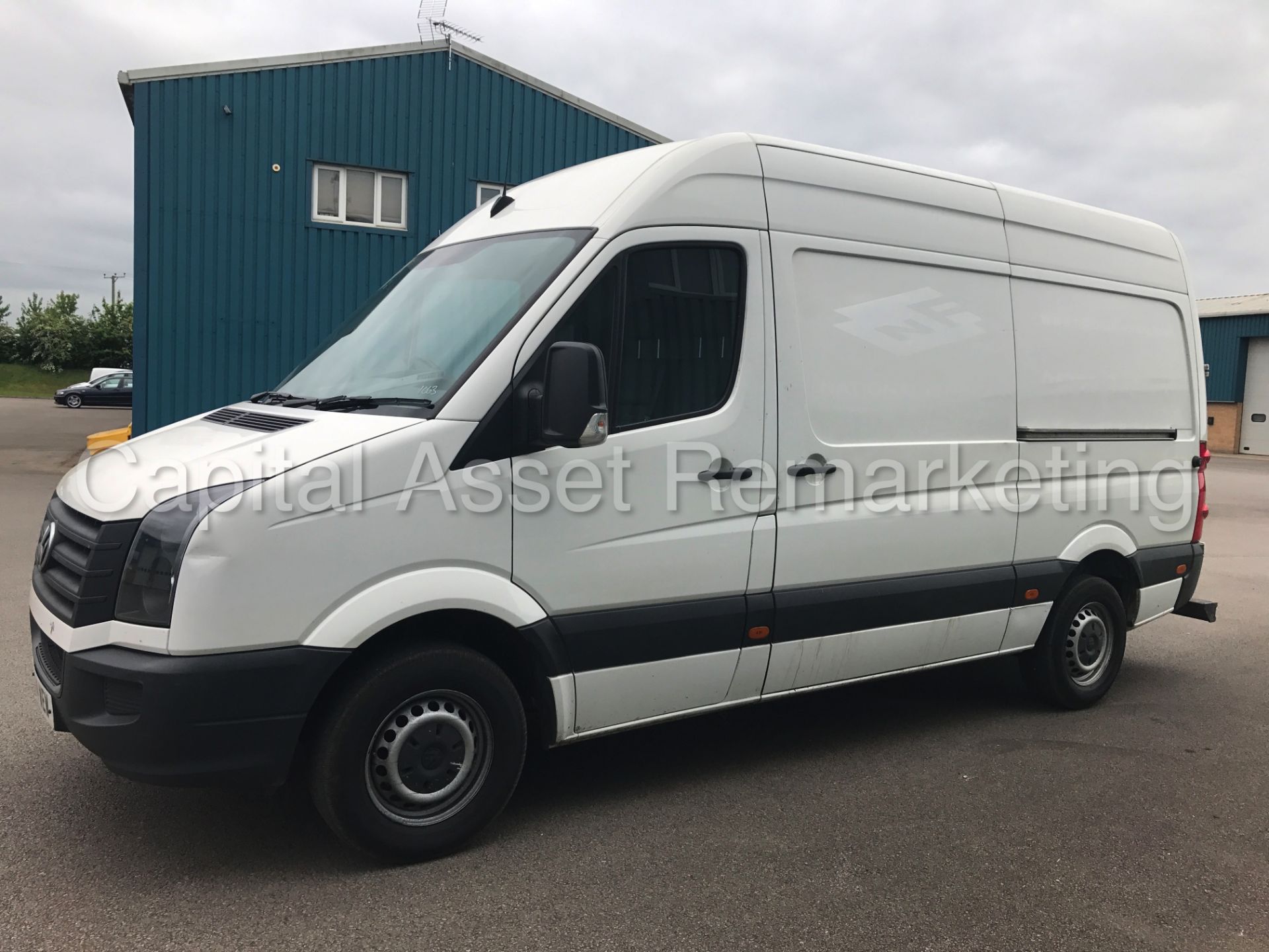 VOLKSWAGEN CRAFTER CR35 'MWB HI-ROOF' (2014) '2.0 TDI - 109 PS - 6 SPEED' *1 COMPANY OWNER FROM NEW* - Image 5 of 19