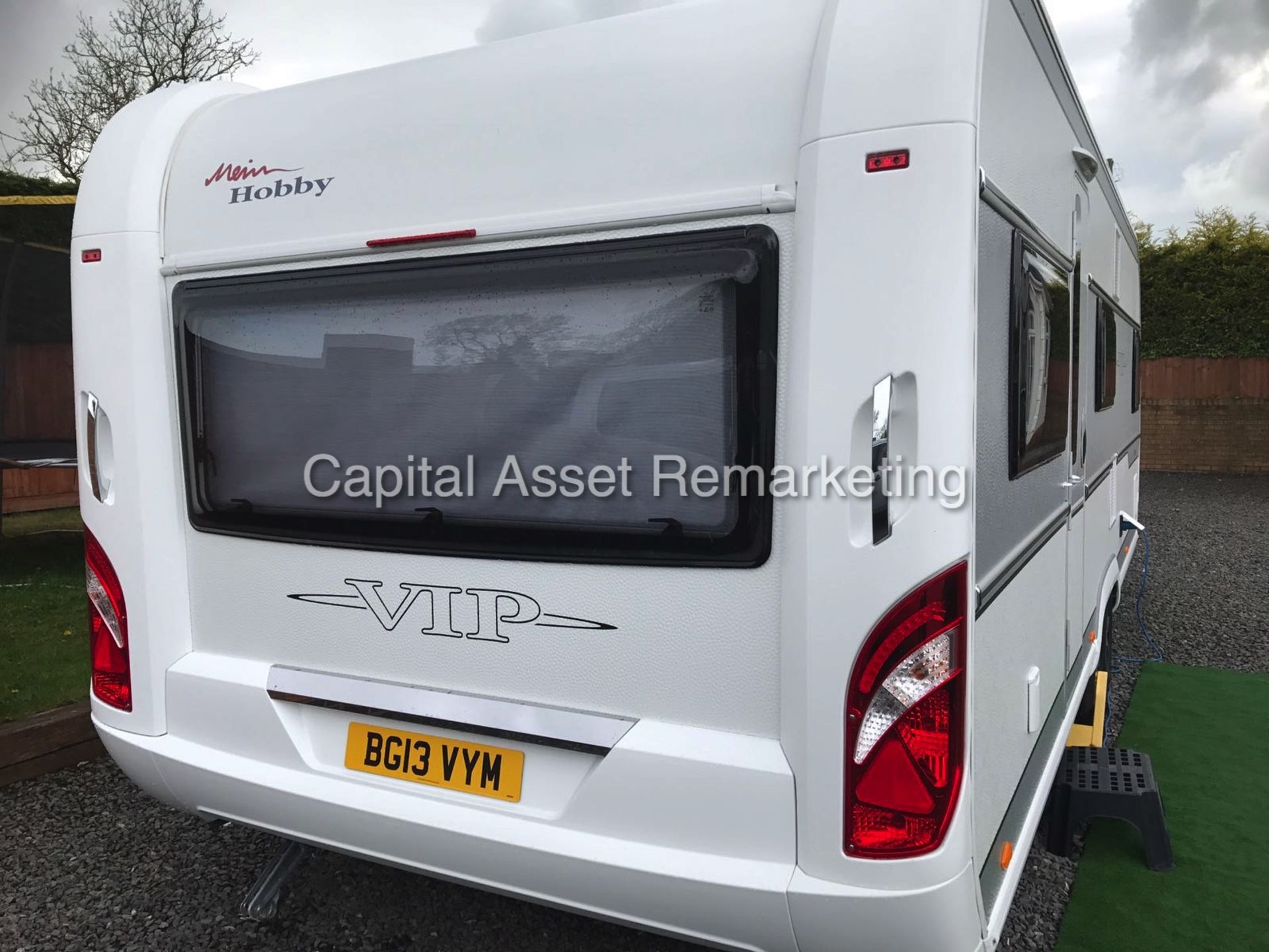 HOBBY VIP 660 'LUXURY CARAVAN' (2016) *MASSIVE SPEC - £26,000 NEW* (1 OWNER - UN-USED) - Image 4 of 22