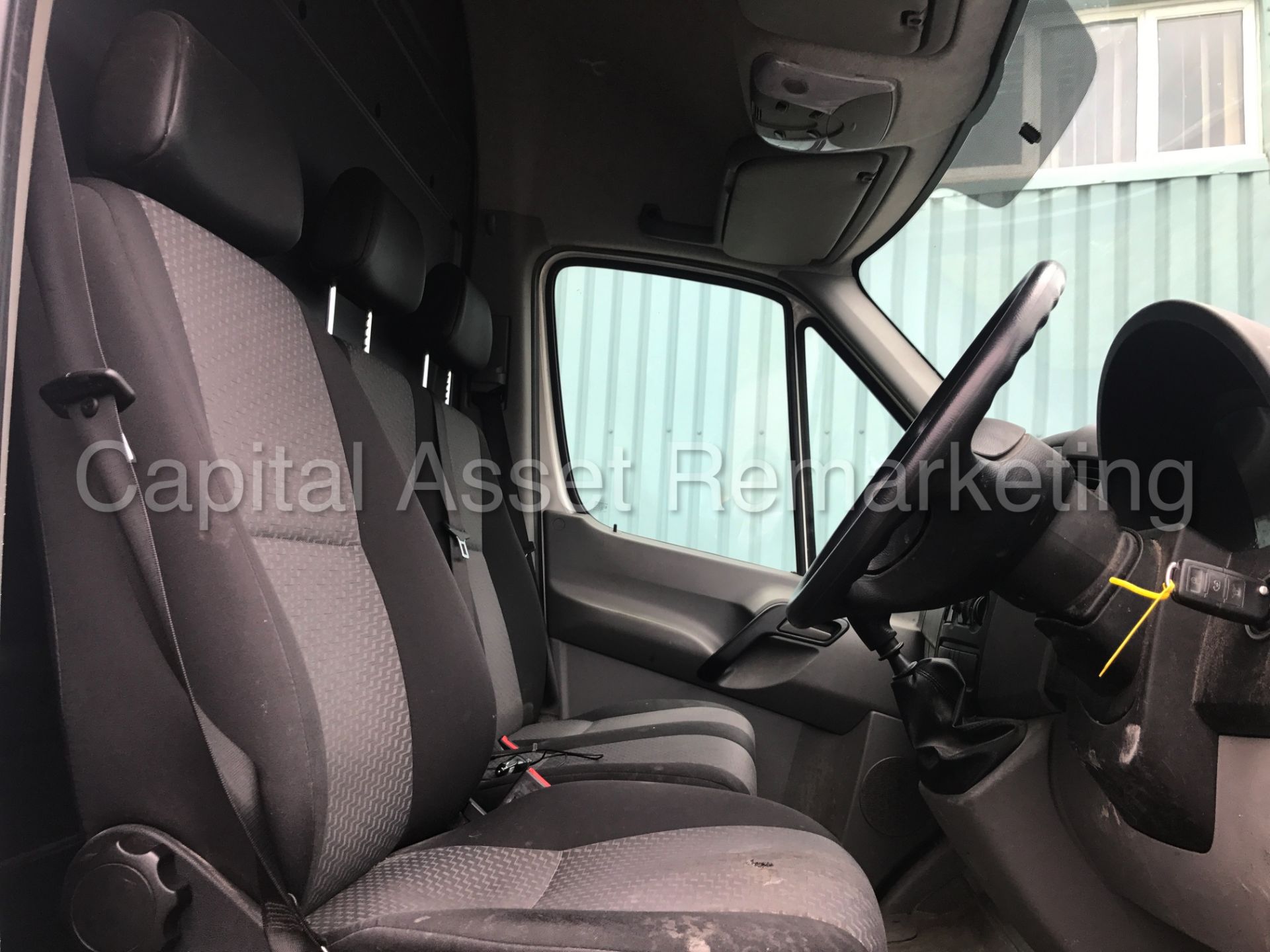 VOLKSWAGEN CRAFTER CR35 'MWB HI-ROOF' (2014) '2.0 TDI - 109 PS - 6 SPEED' *1 COMPANY OWNER FROM NEW* - Image 15 of 19