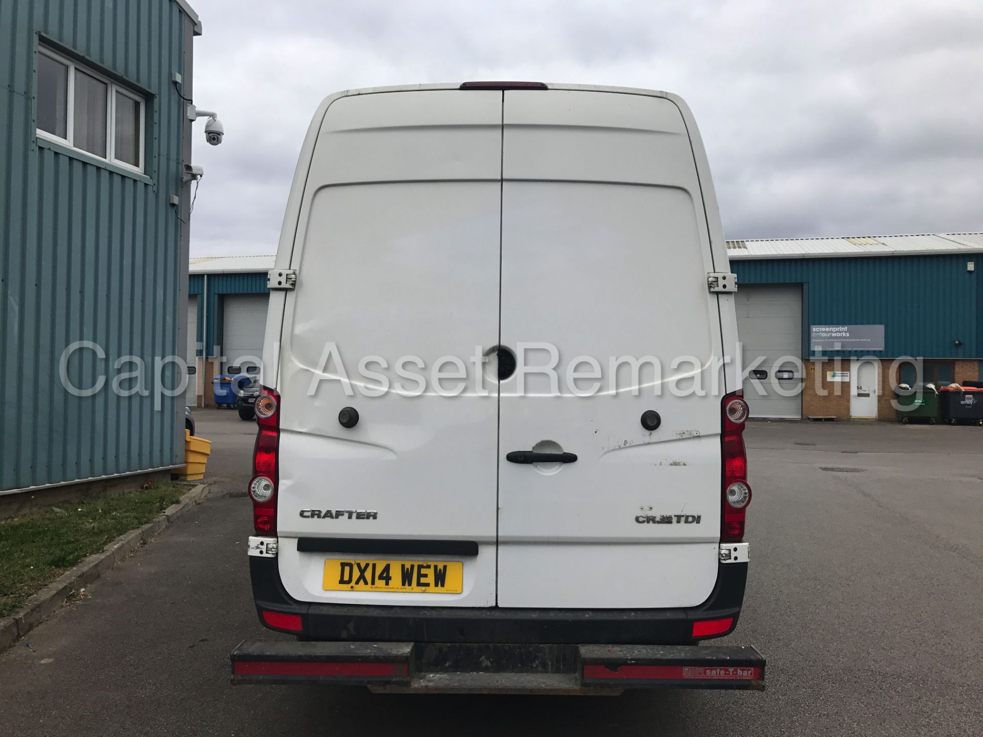 VOLKSWAGEN CRAFTER CR35 'MWB HI-ROOF' (2014) '2.0 TDI - 109 PS - 6 SPEED' *1 COMPANY OWNER FROM NEW* - Image 7 of 19