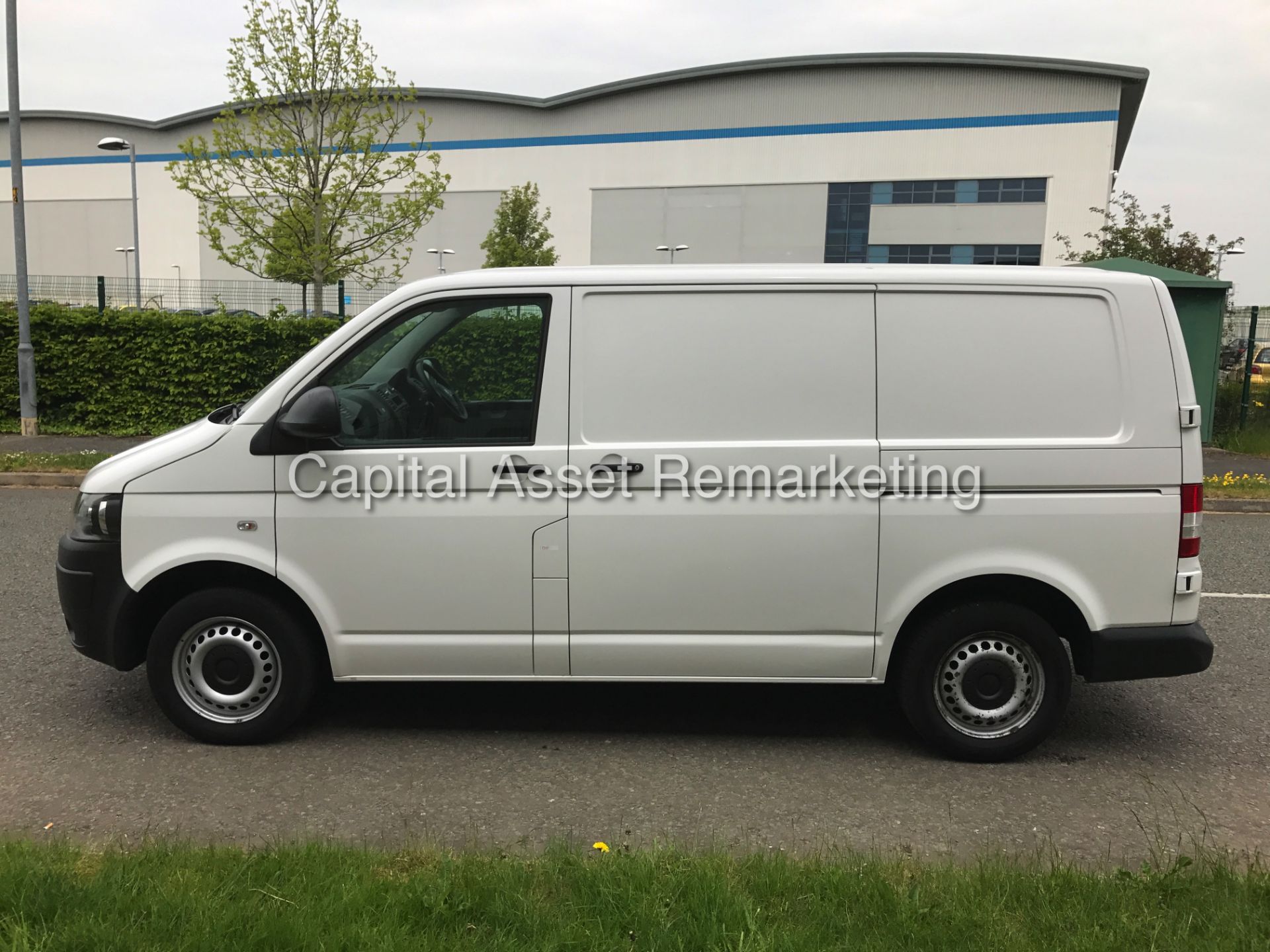 VOLKSWAGEN TRANSPORTER 2.0TDI "102"BHP - (2015) MODEL - 1 OWNER - ELEC PACK - GREAT SPEC - LOOK!!! - Image 2 of 21