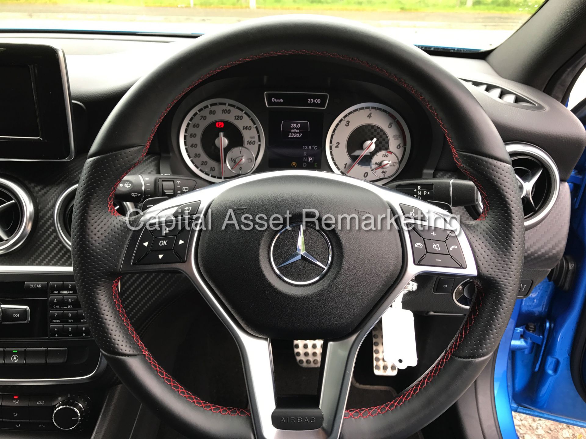 MERCEDES-BENZ A220d 'AMG SPORT' (2015) '7-G AUTO - LEATHER - SAT NAV' *HUGE SPEC* (1 OWNER) - Image 20 of 24